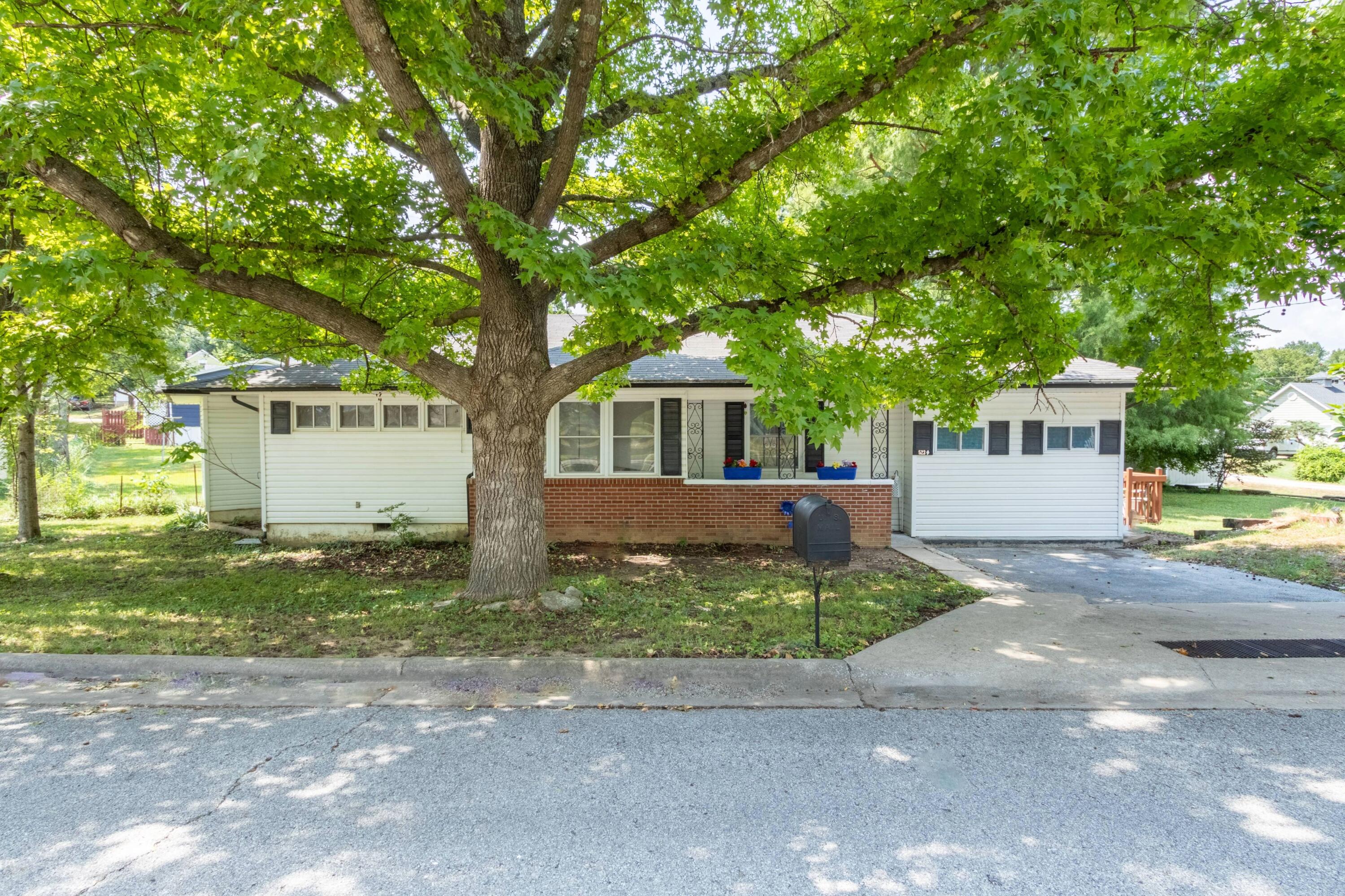 523 Parnell Drive Property Photo 1
