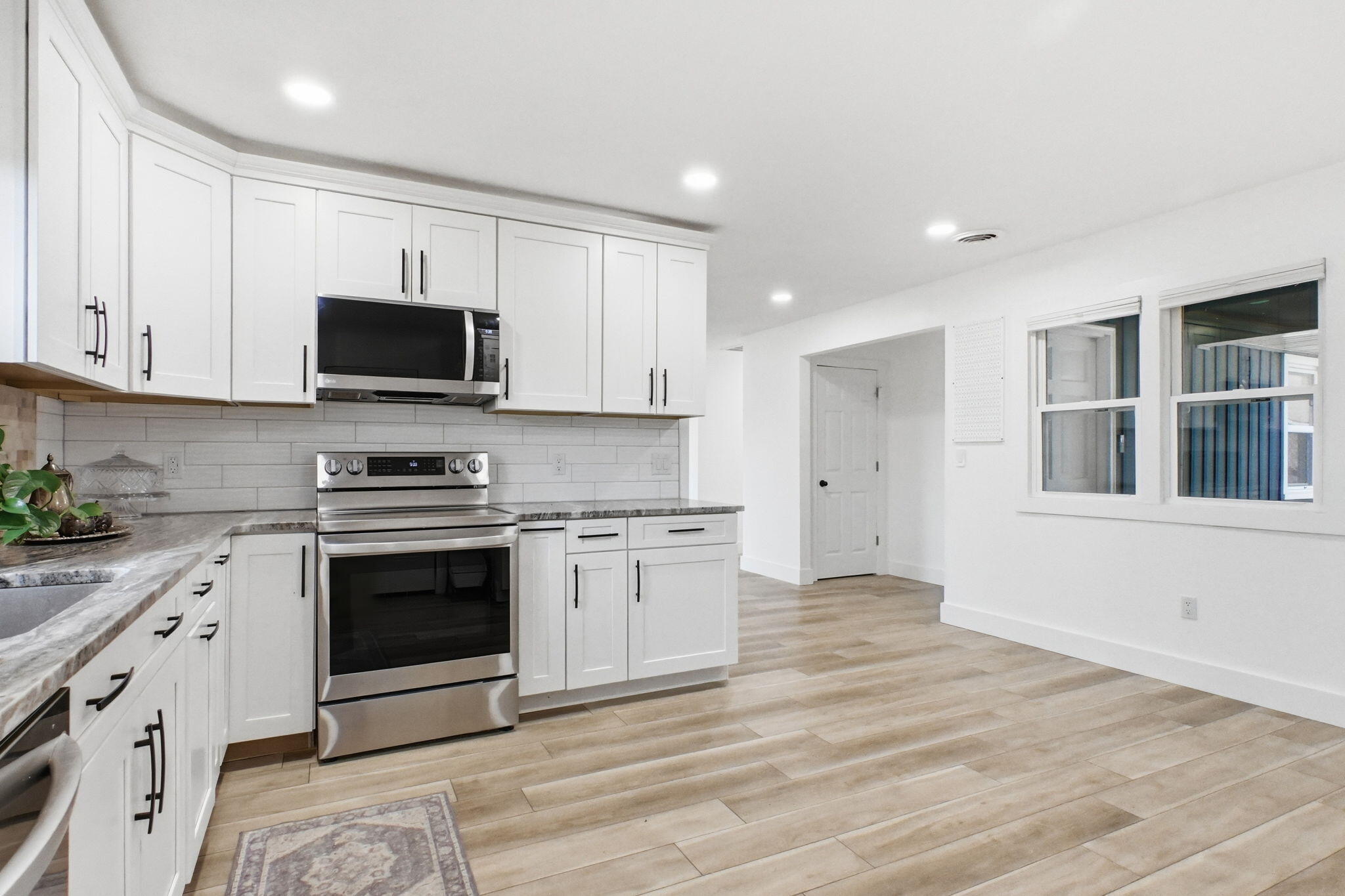 2017 West Northwood Street Property Photo 12