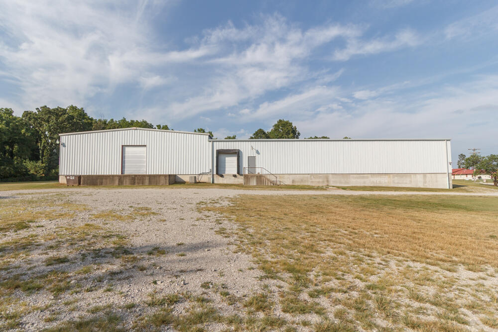 20725 Highway W Property Photo 6