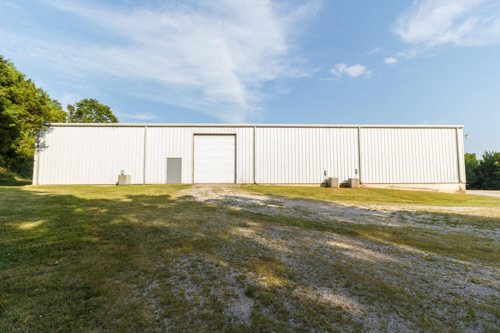 20725 Highway W Property Photo 8