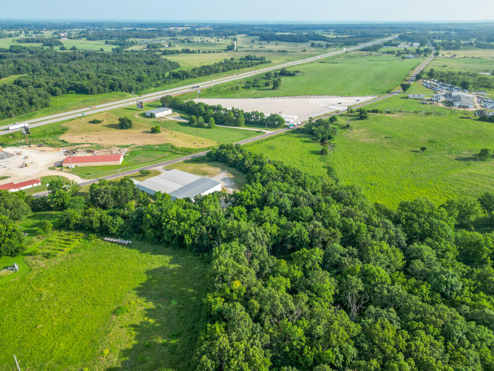 20725 Highway W Property Photo 14
