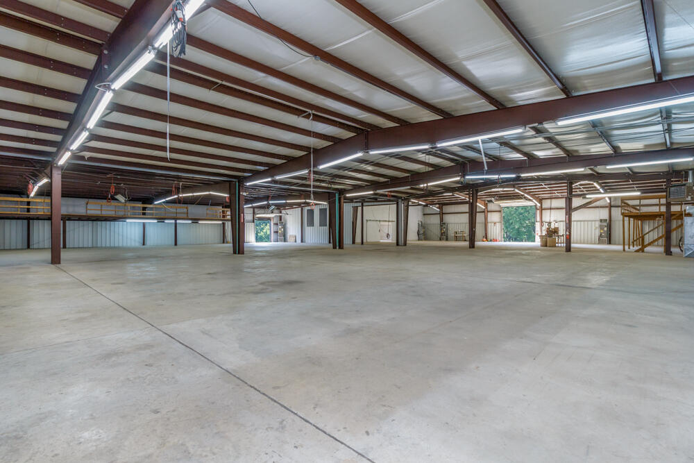 20725 Highway W Property Photo 18