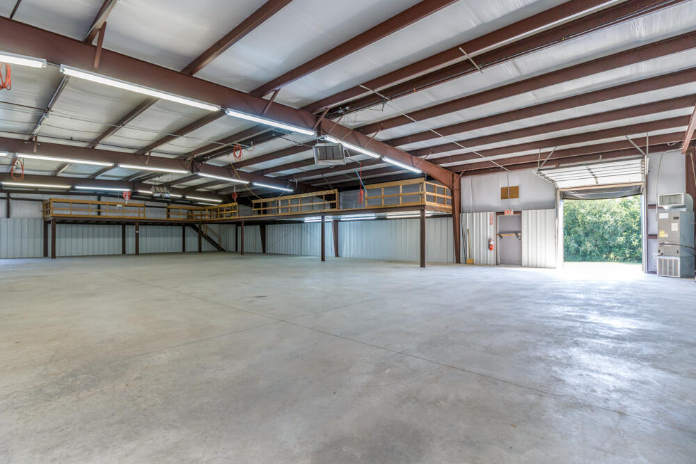 20725 Highway W Property Photo 19