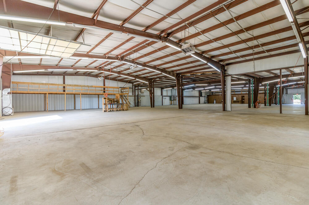 20725 Highway W Property Photo 21