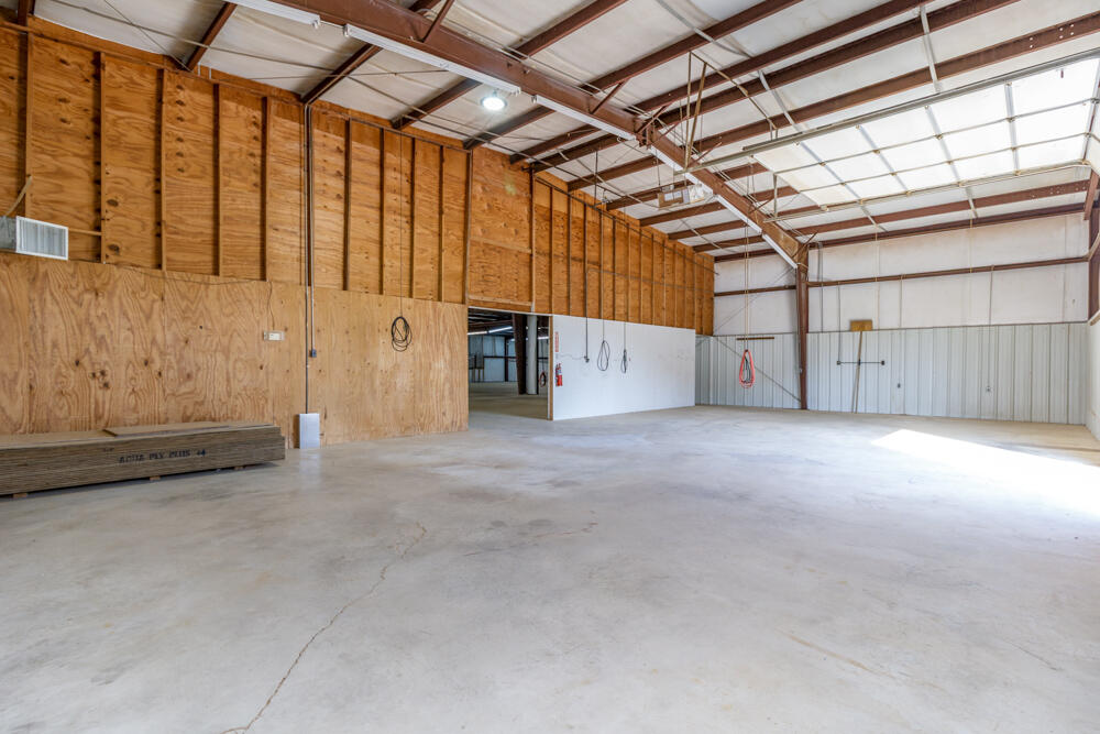 20725 Highway W Property Photo 23
