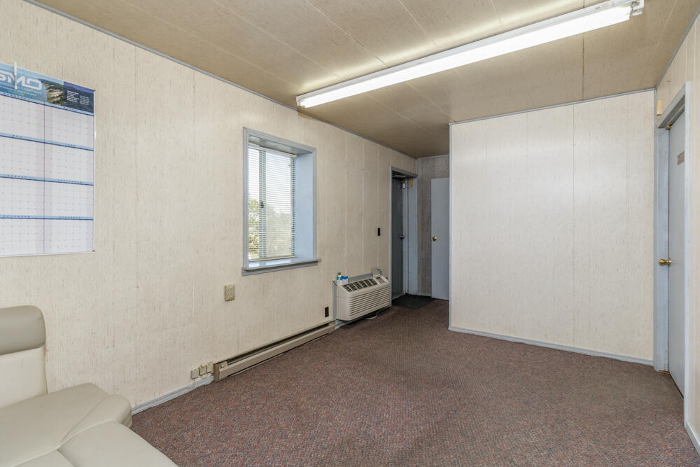 20725 Highway W Property Photo 35