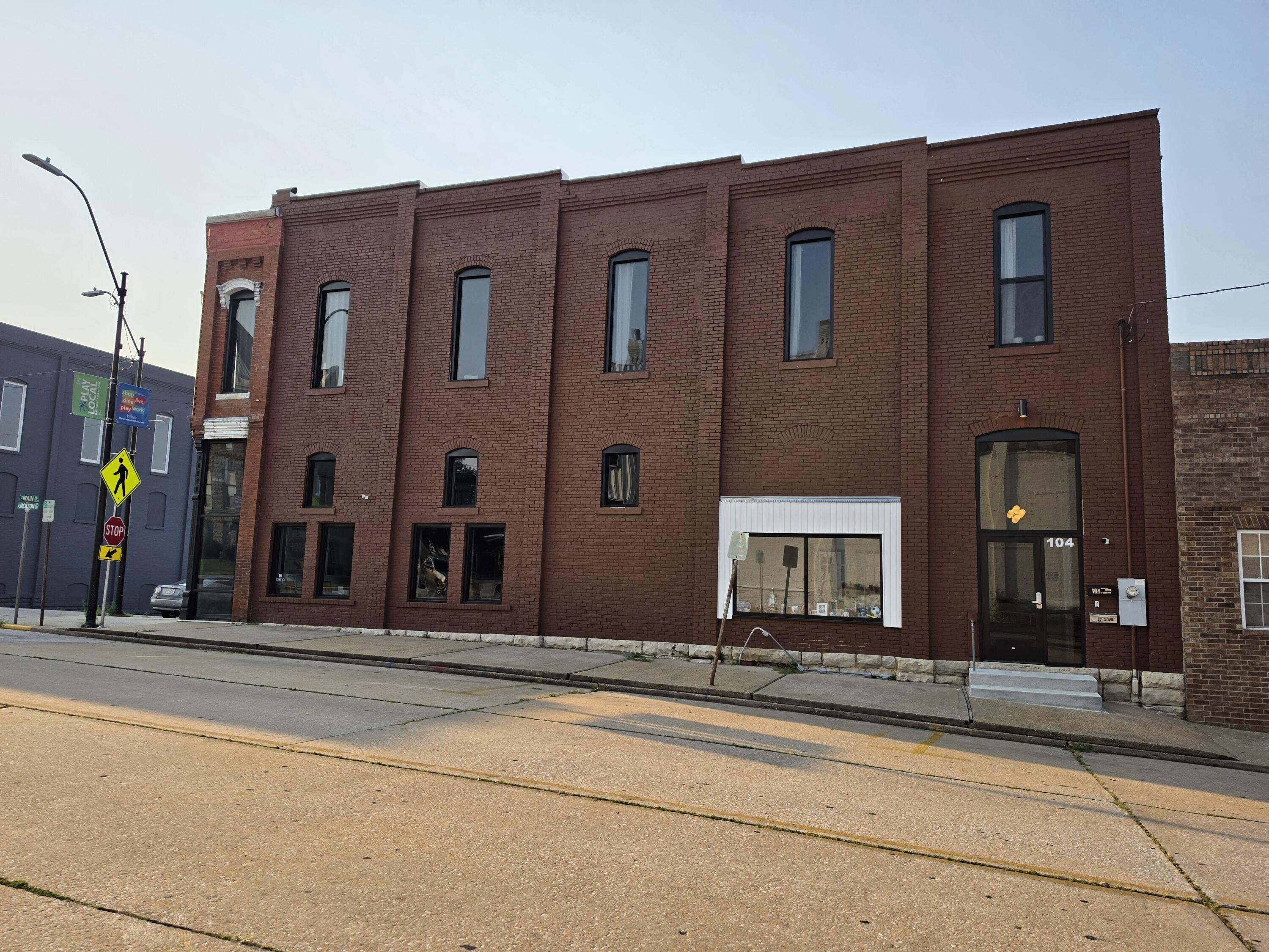 201 South Main Avenue Property Photo 2