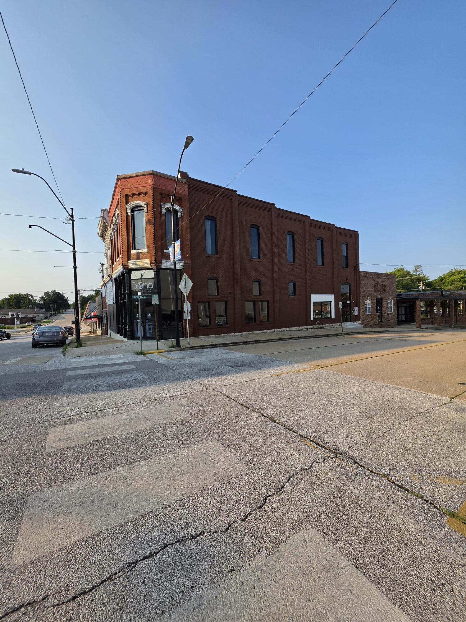 201 South Main Avenue Property Photo 3