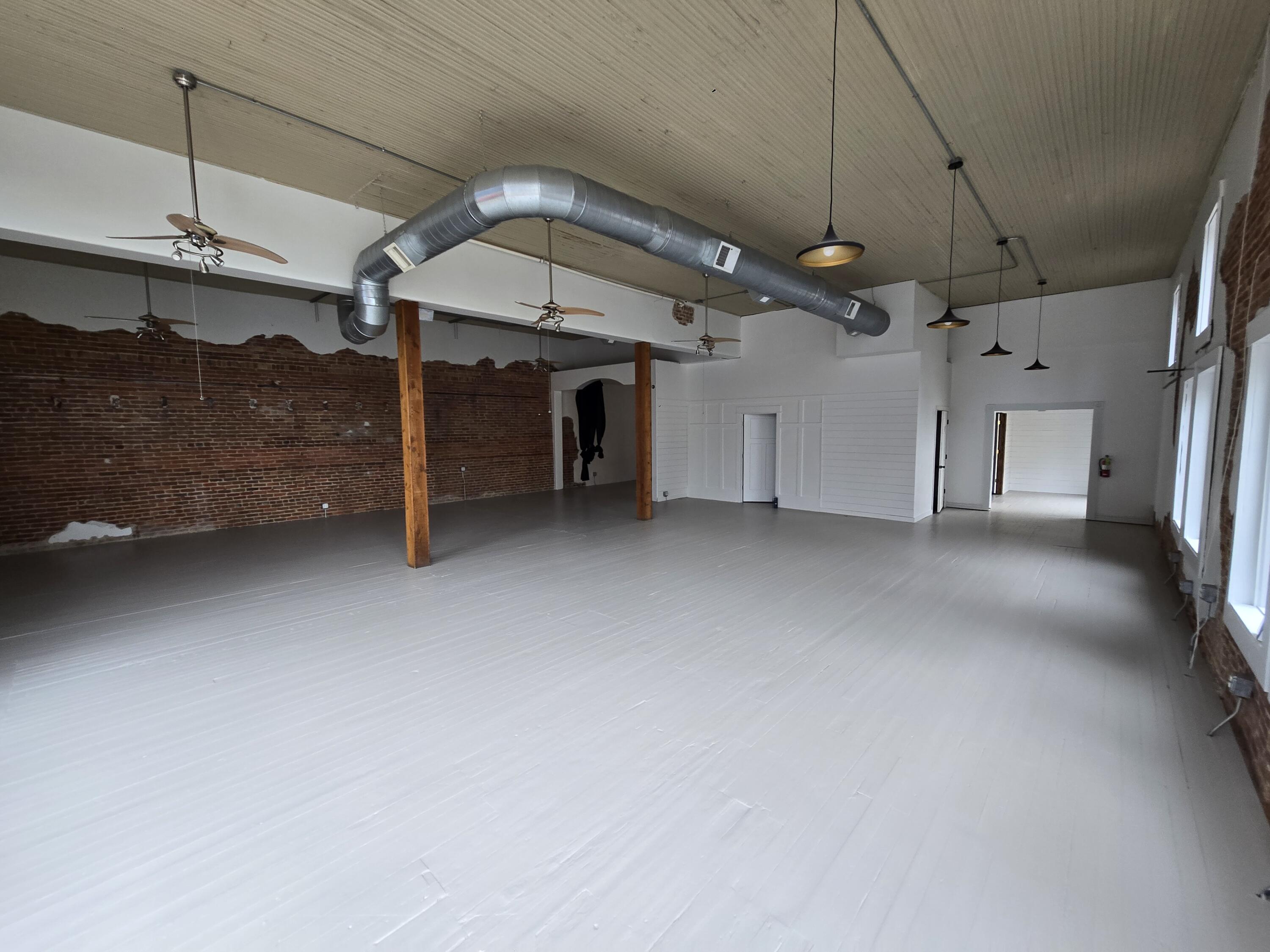 201 South Main Avenue Property Photo 6