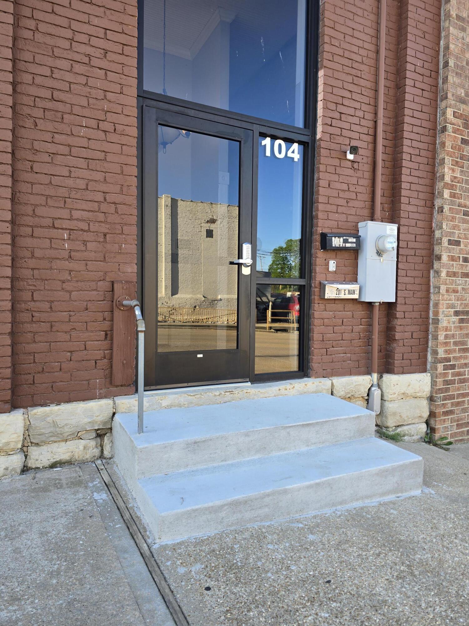 201 South Main Avenue Property Photo 8