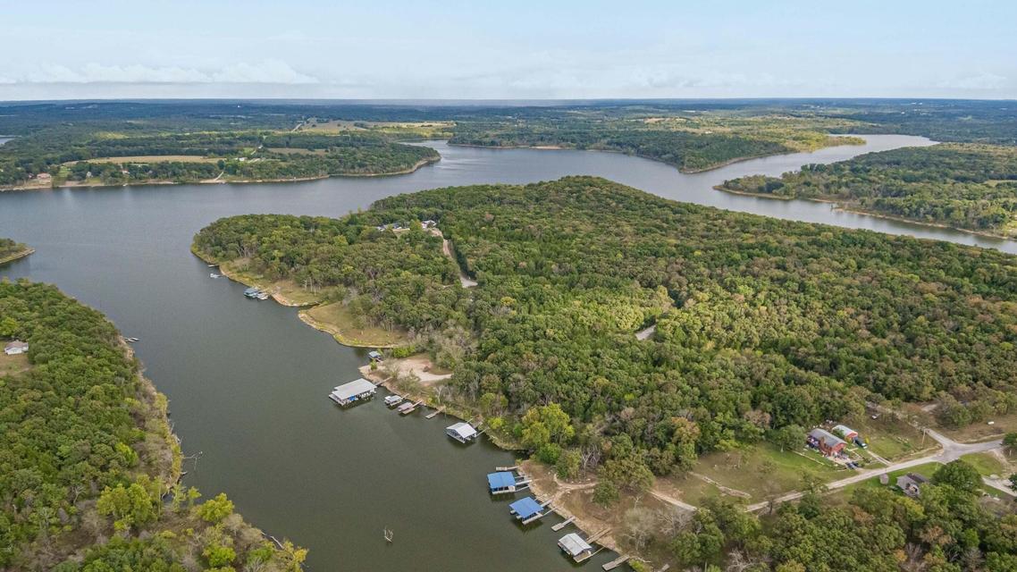 3142 Fishin Hole Road Property Photo 8