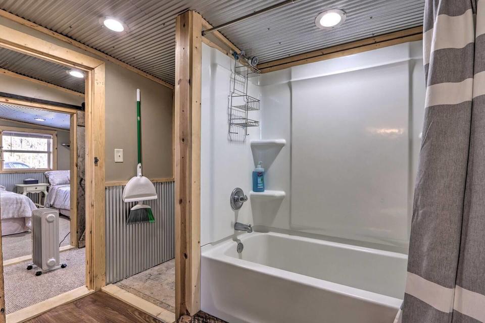 3142 Fishin Hole Road Property Photo 15