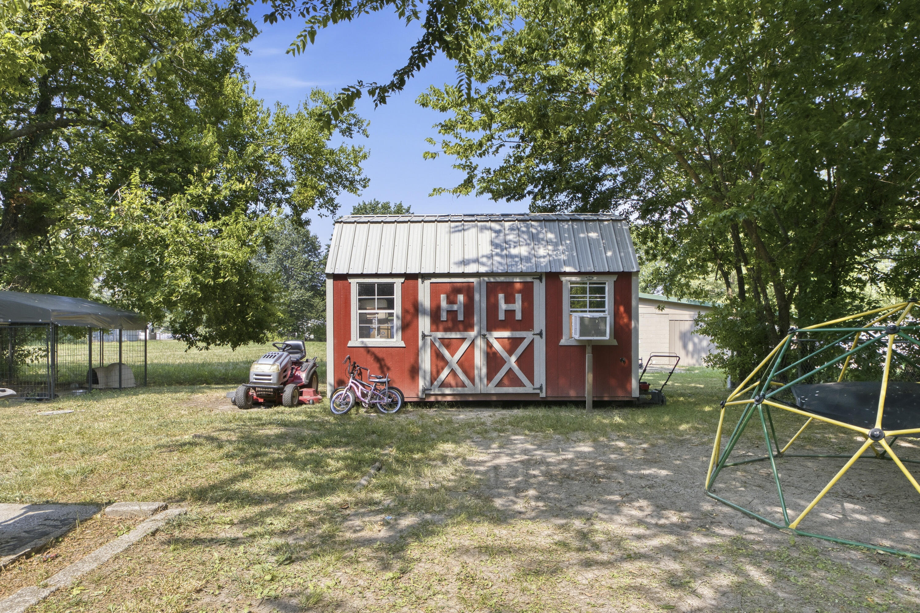 102 Greenfield Circle Property Photo 4