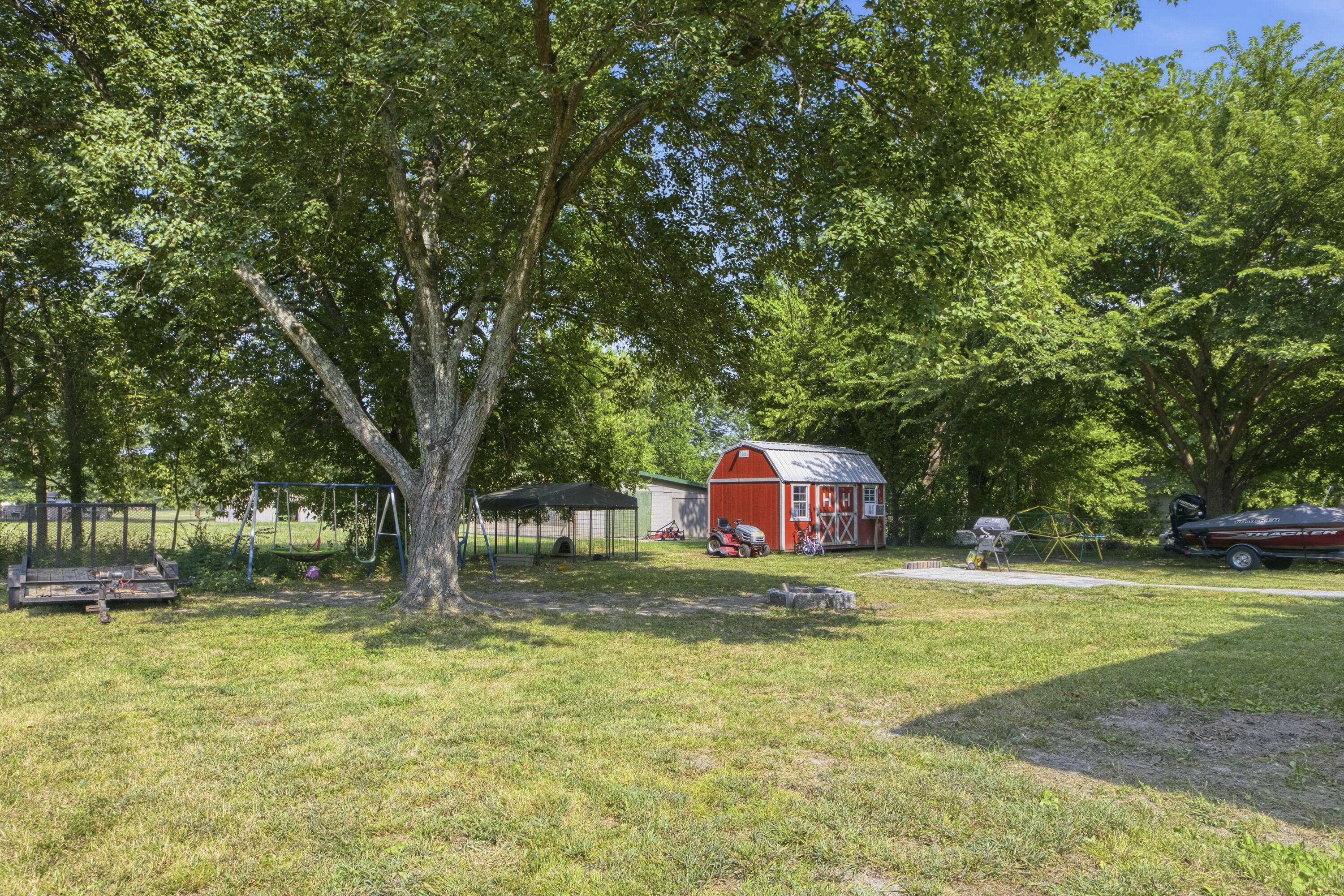 102 Greenfield Circle Property Photo 5
