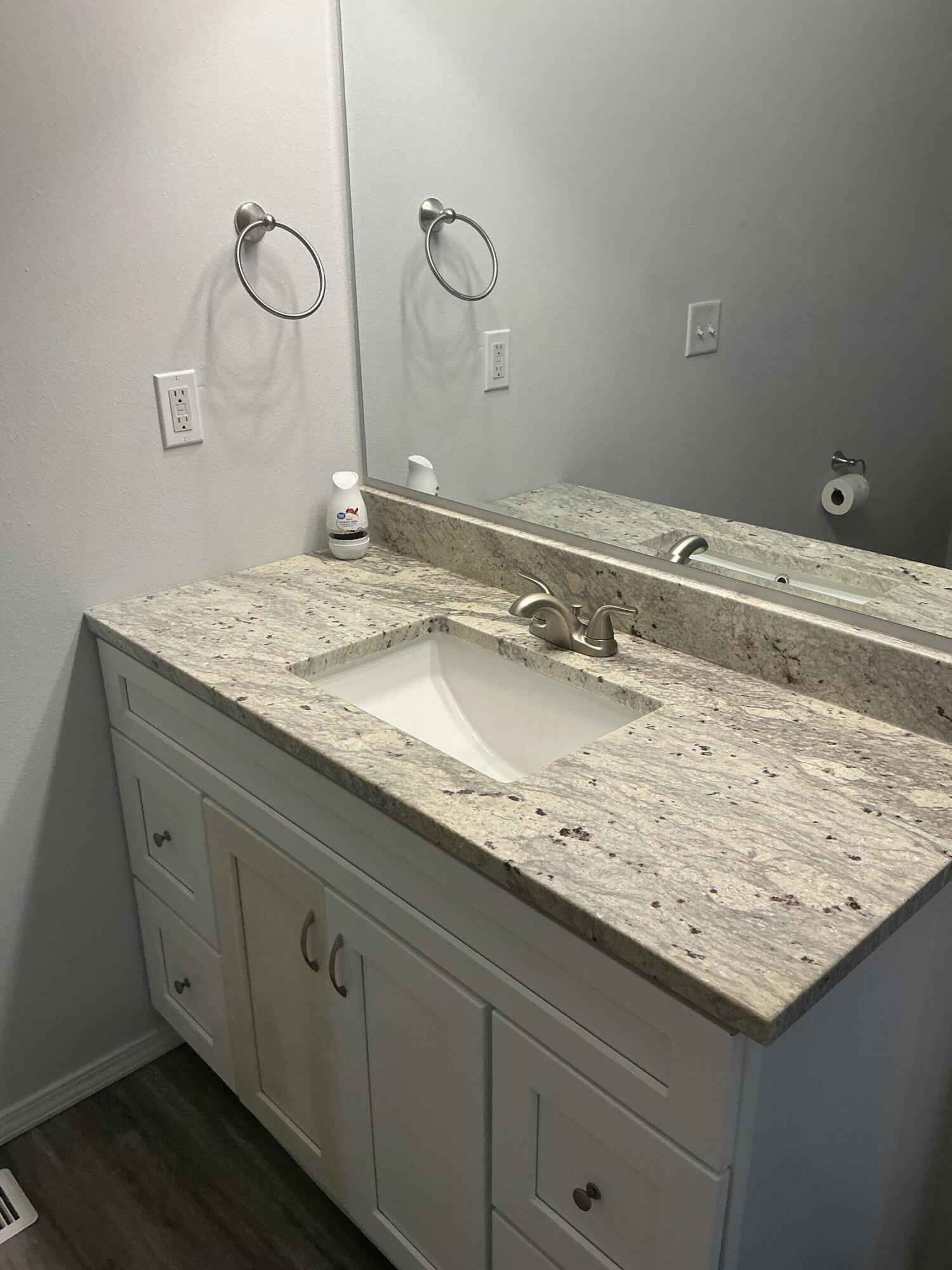 514 West Mccurry Street Property Photo 12