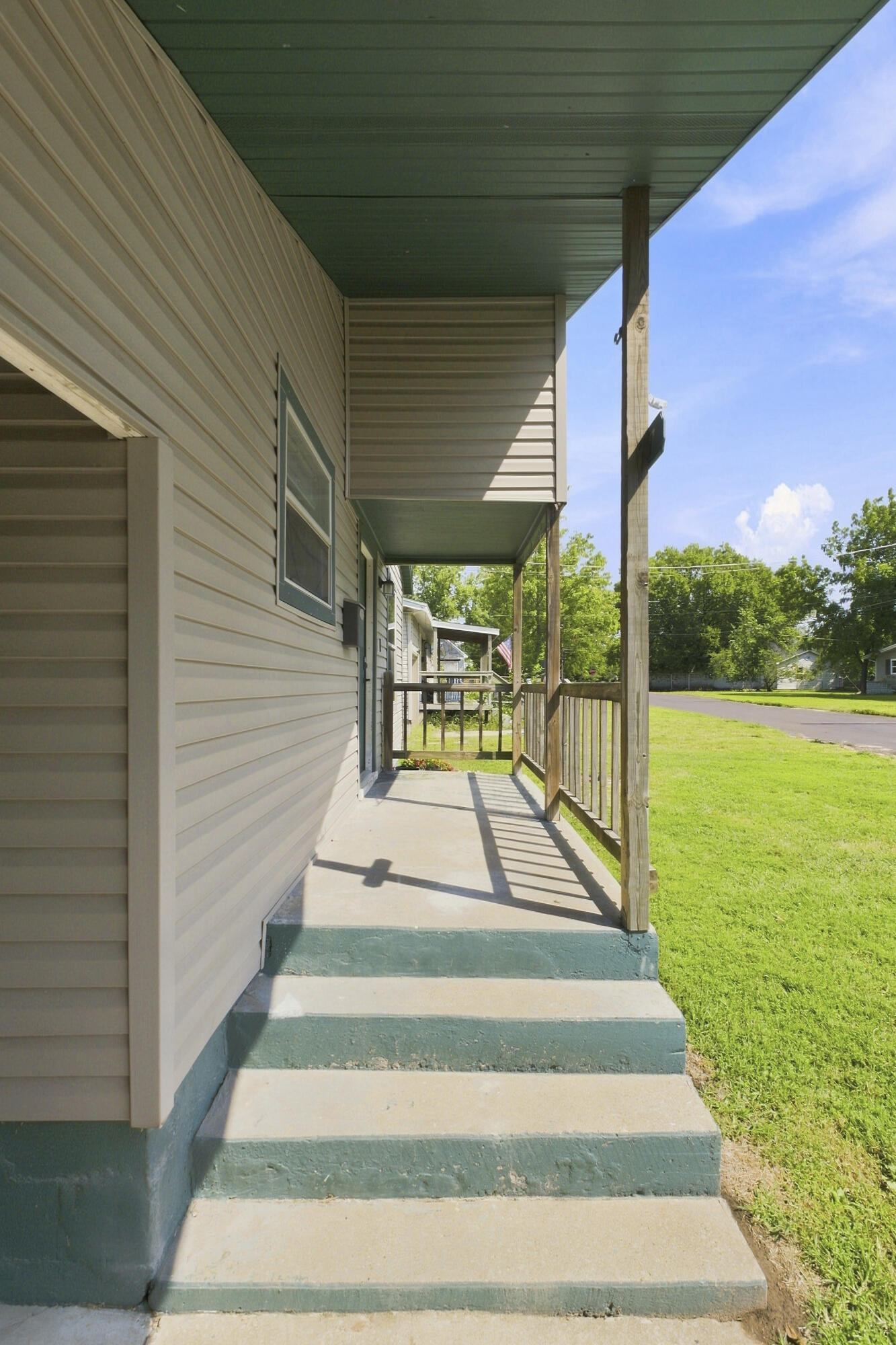 1211 North Warren Avenue Property Photo 5