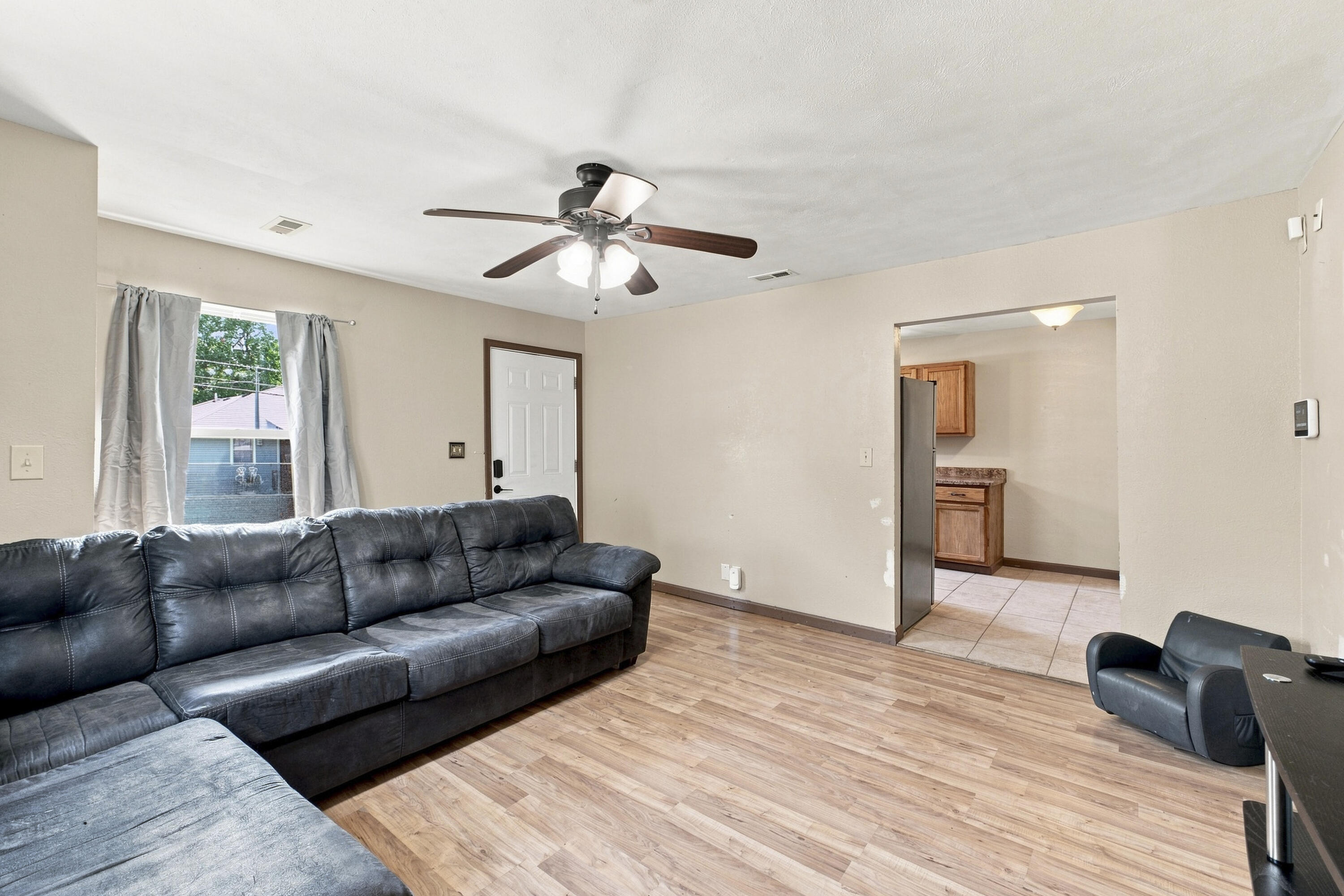 1211 North Warren Avenue Property Photo 10