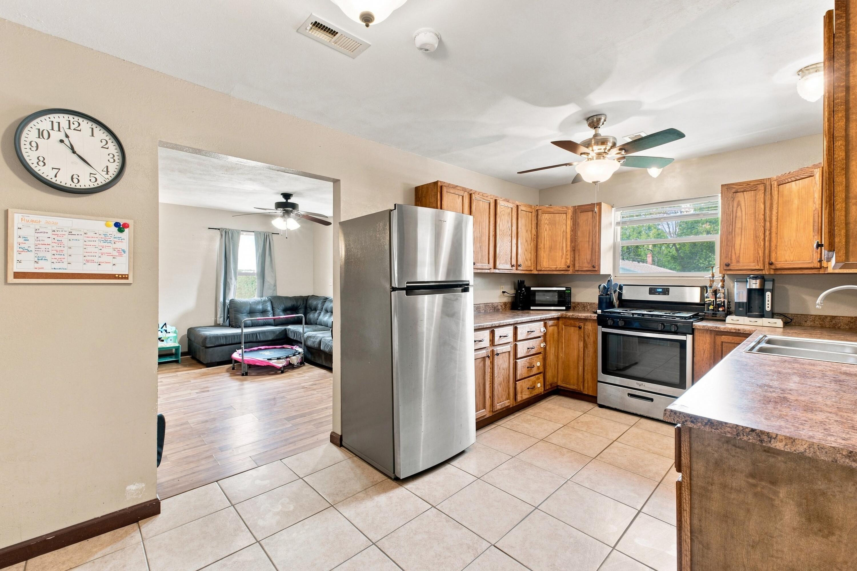 1211 North Warren Avenue Property Photo 13