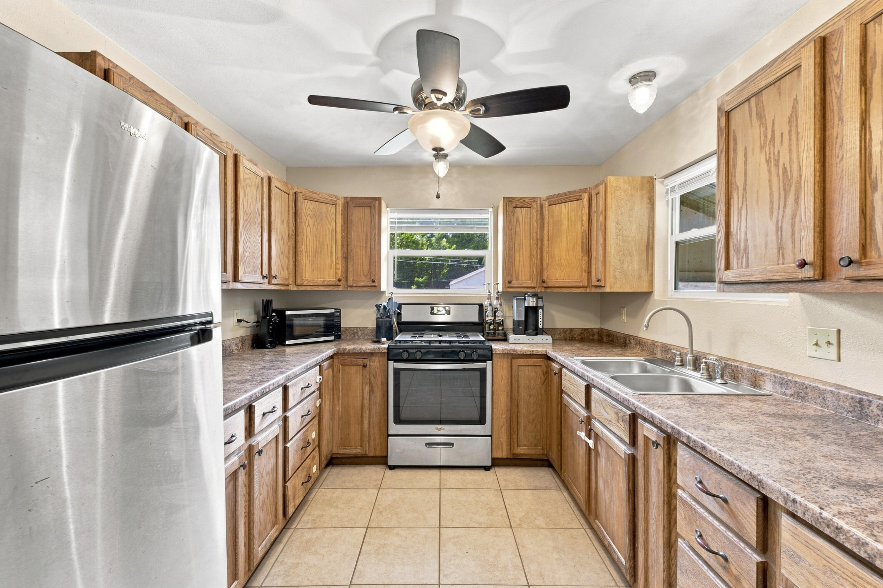 1211 North Warren Avenue Property Photo 15