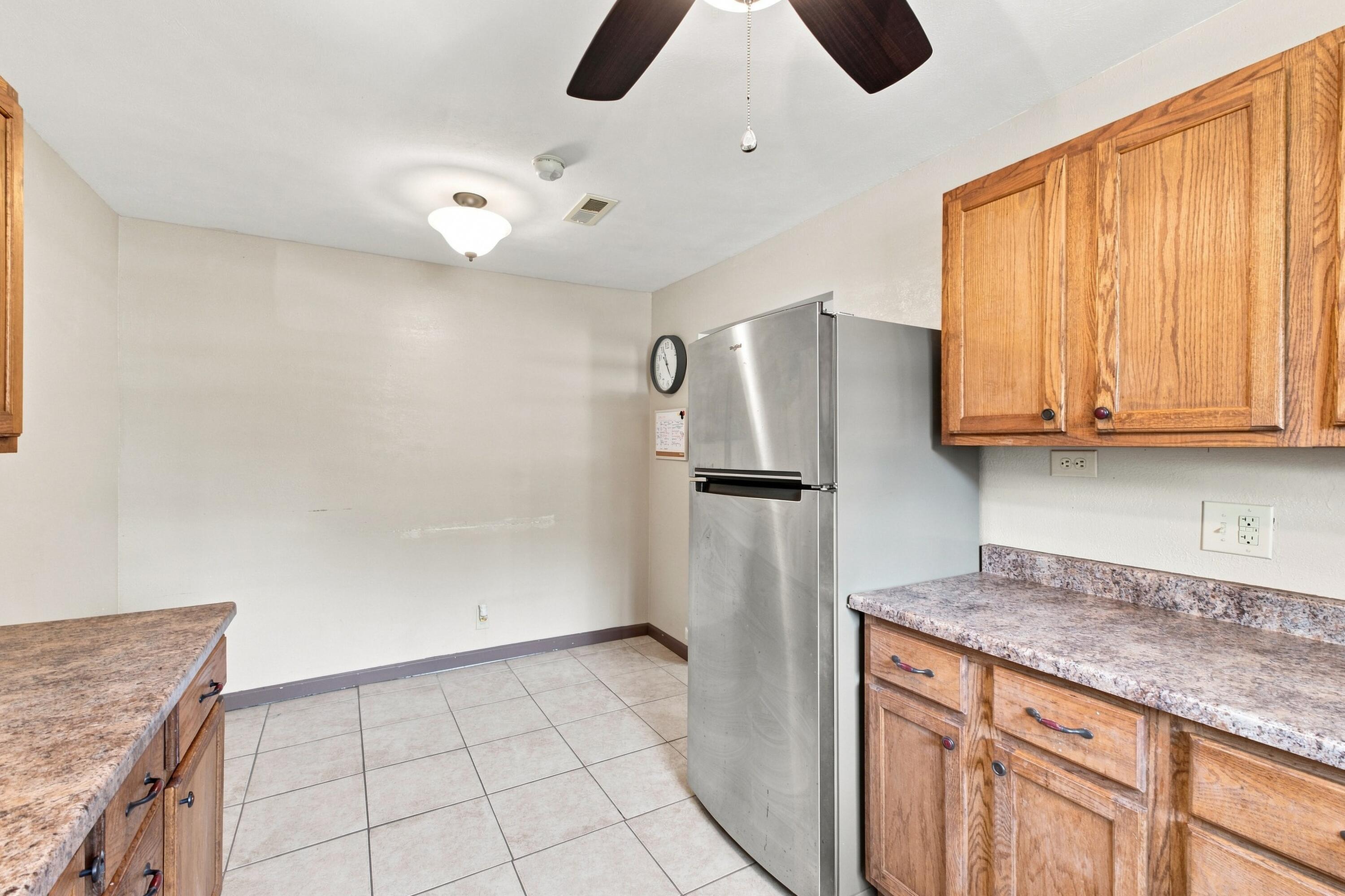 1211 North Warren Avenue Property Photo 19