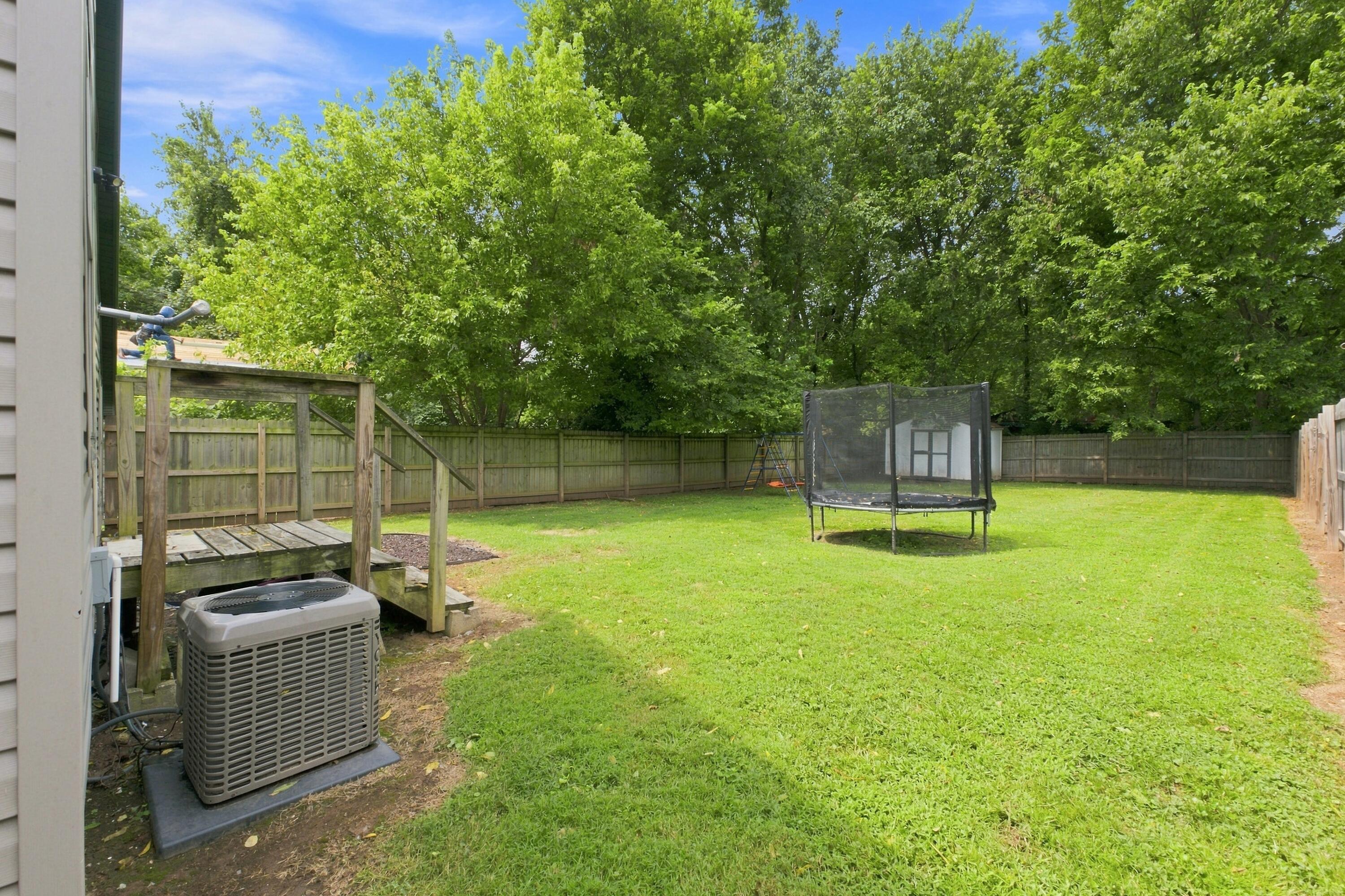1211 North Warren Avenue Property Photo 31