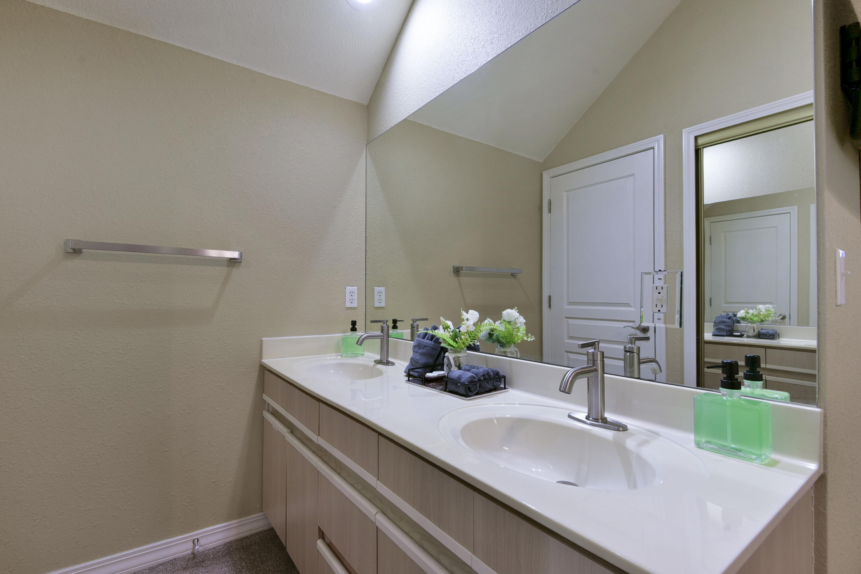 2800 Green Mountain Drive 132 Property Photo 27