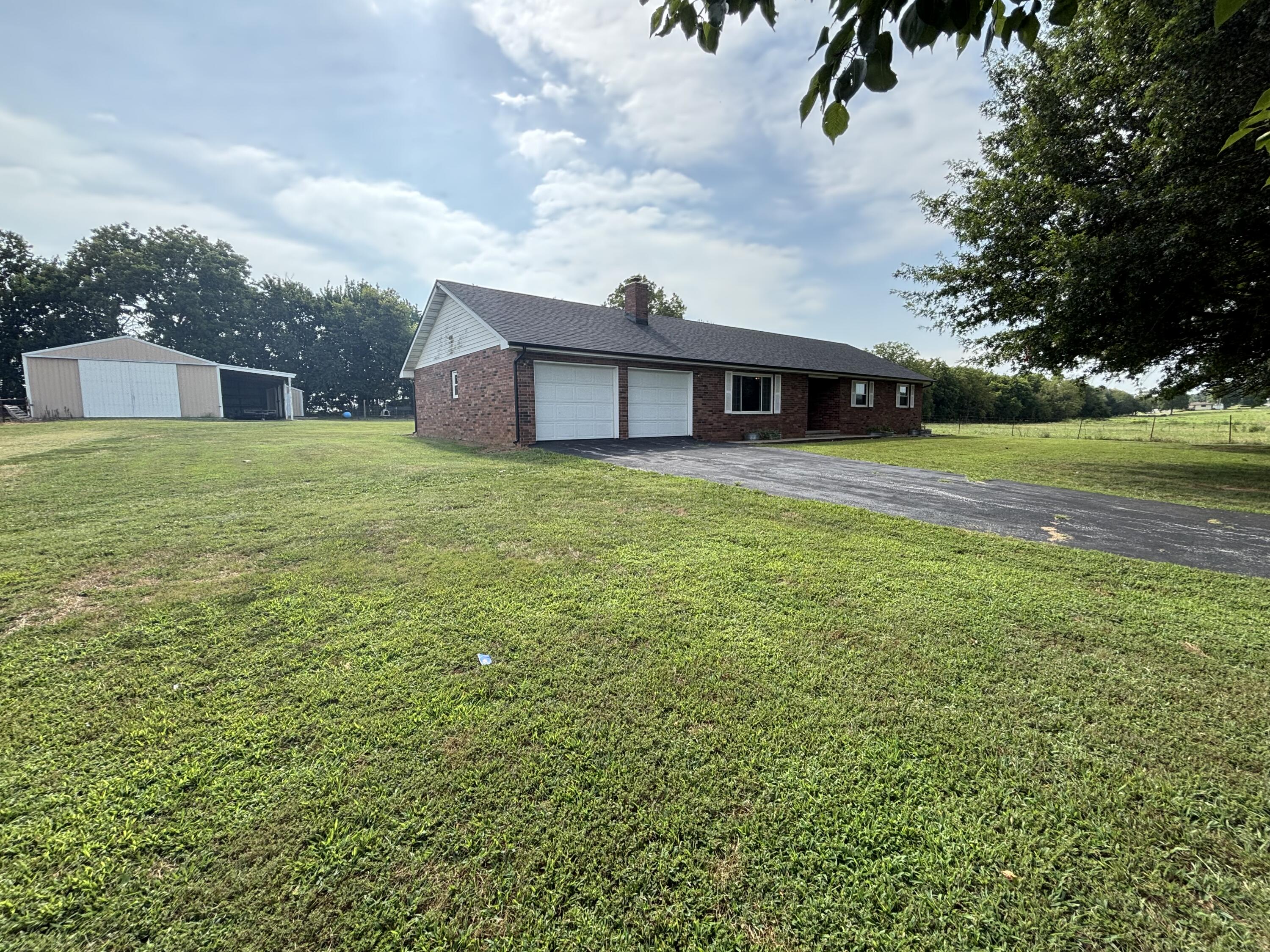 17722 Lawrence 1200 Property Photo 1