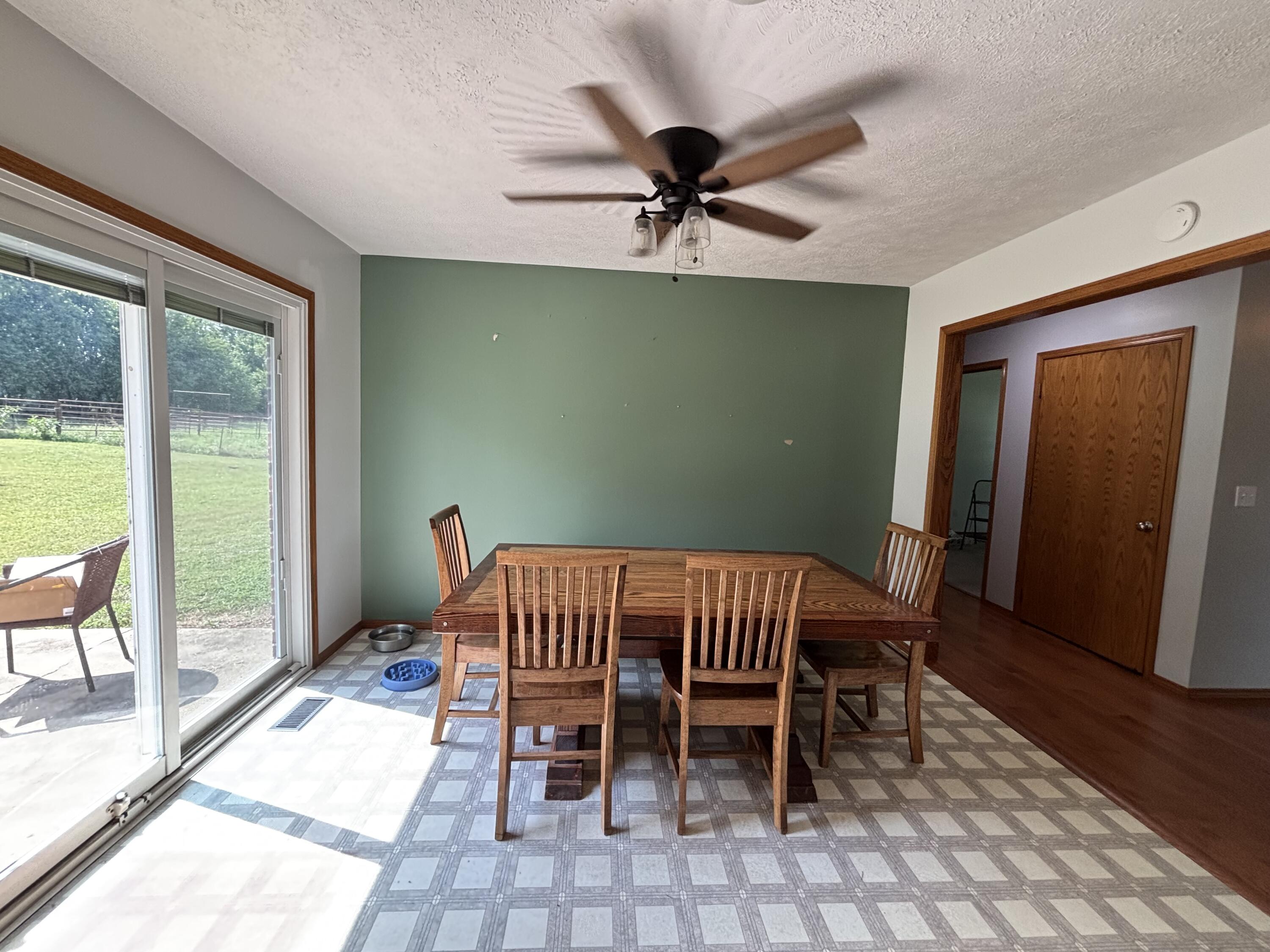 17722 Lawrence 1200 Property Photo 6