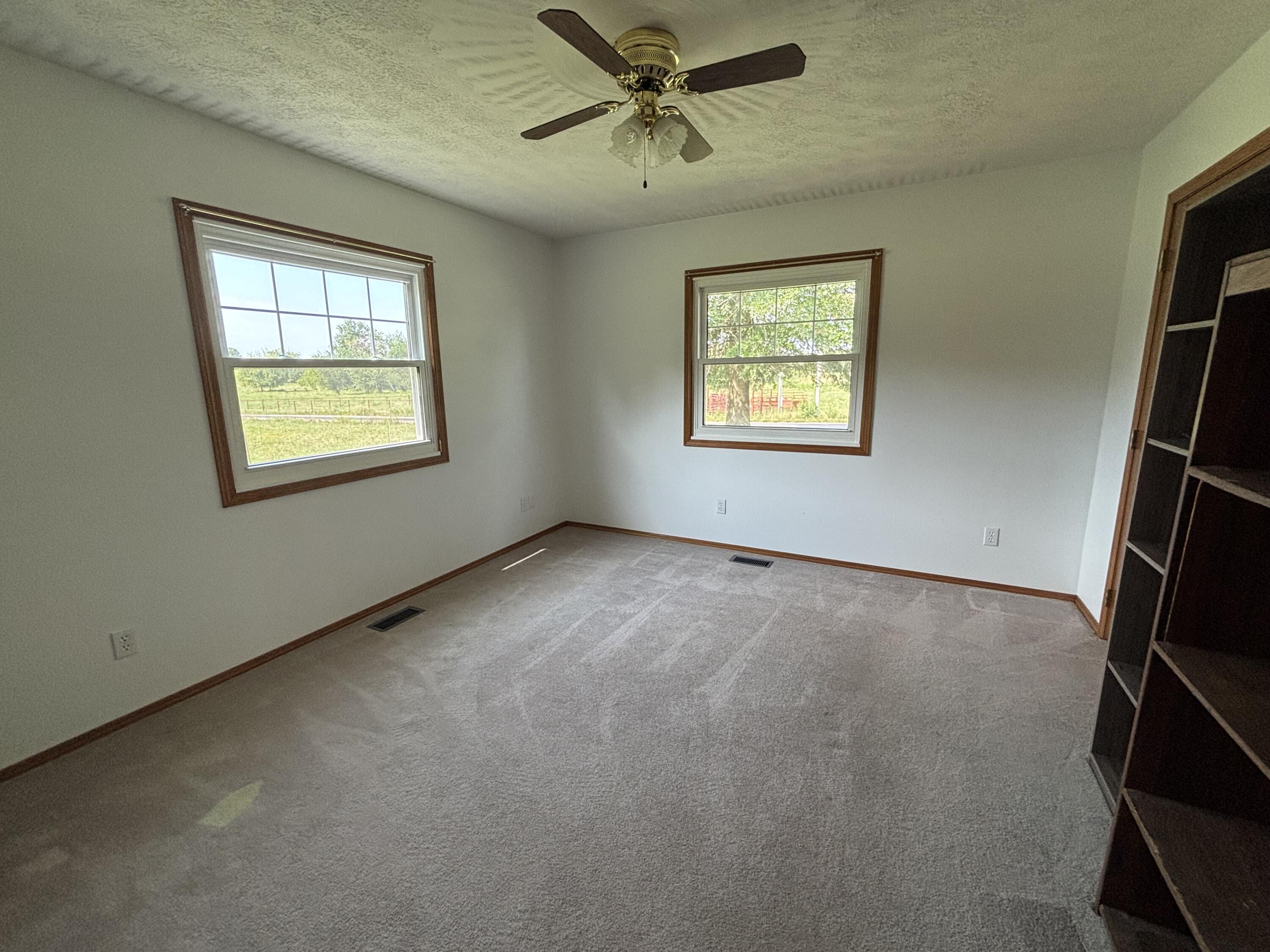 17722 Lawrence 1200 Property Photo 12