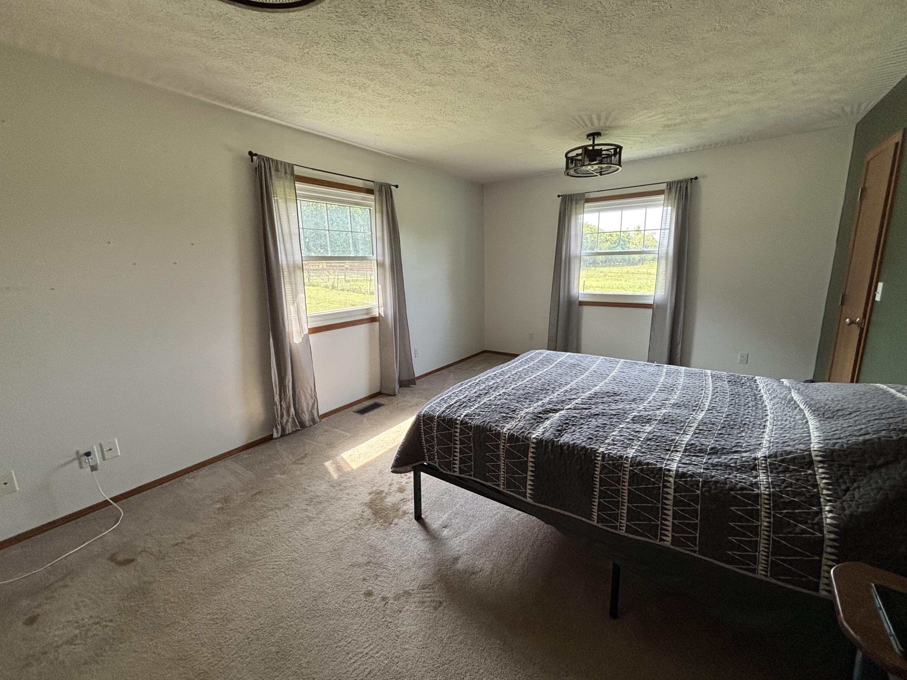17722 Lawrence 1200 Property Photo 14