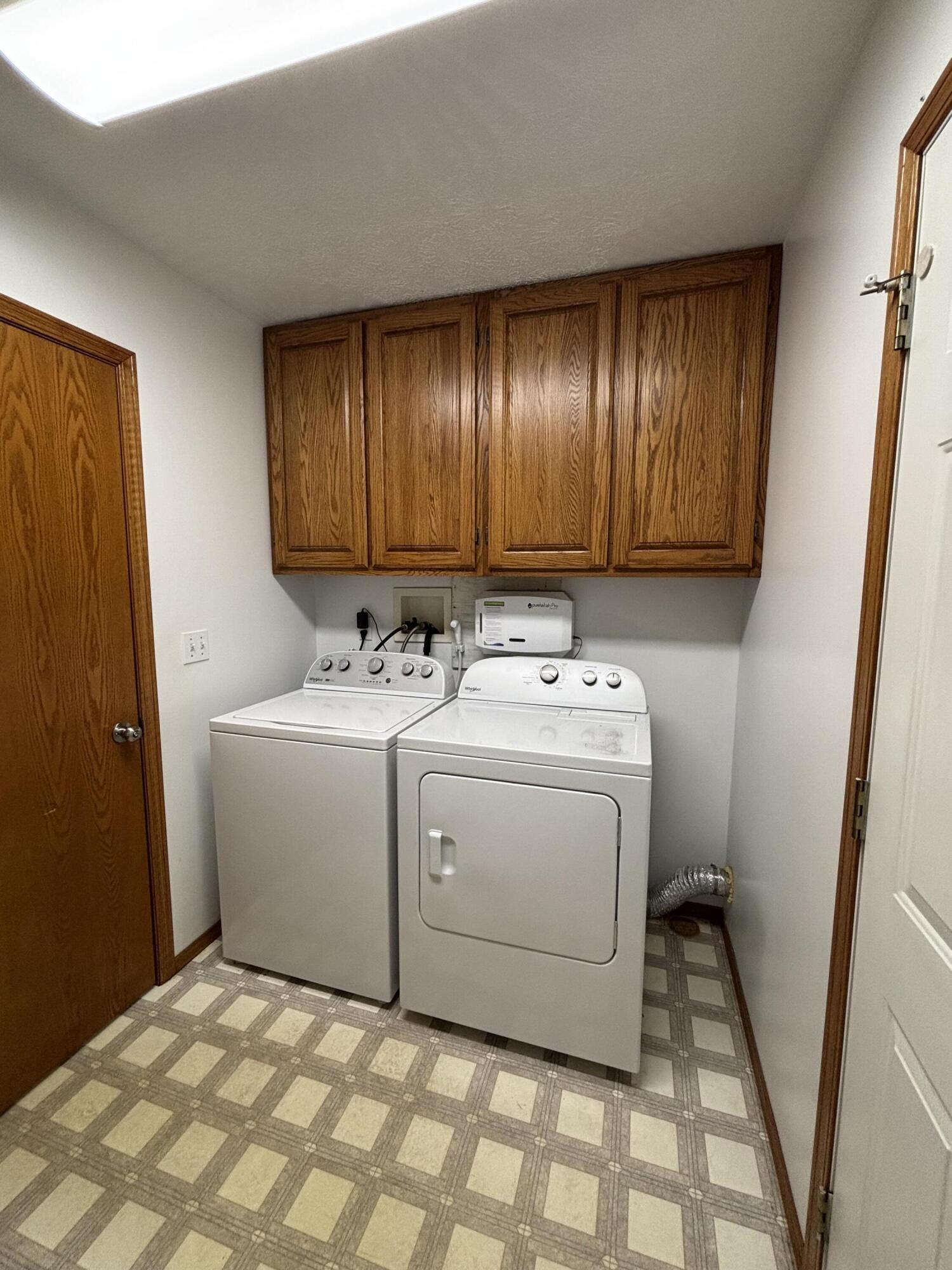 17722 Lawrence 1200 Property Photo 17