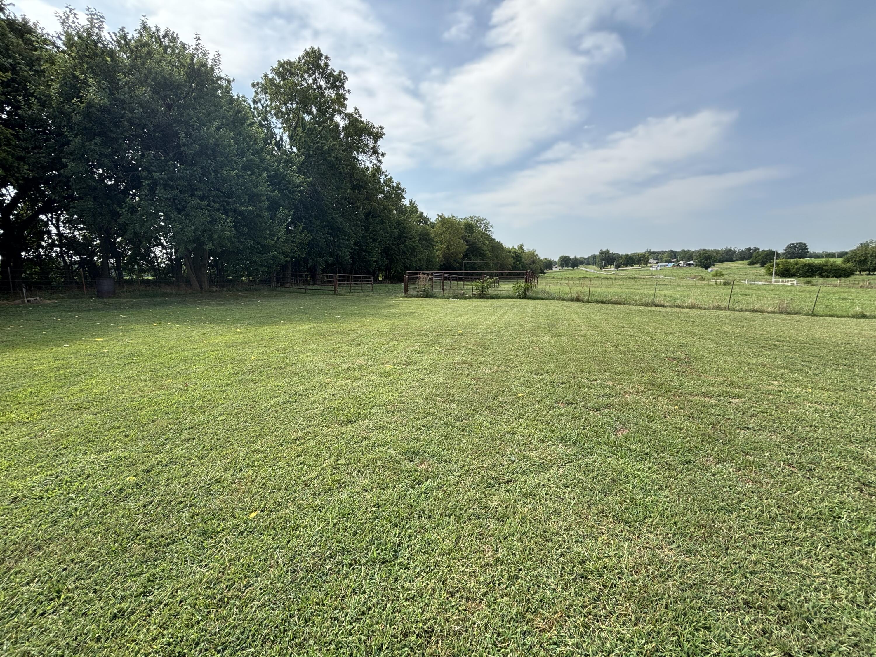 17722 Lawrence 1200 Property Photo 24