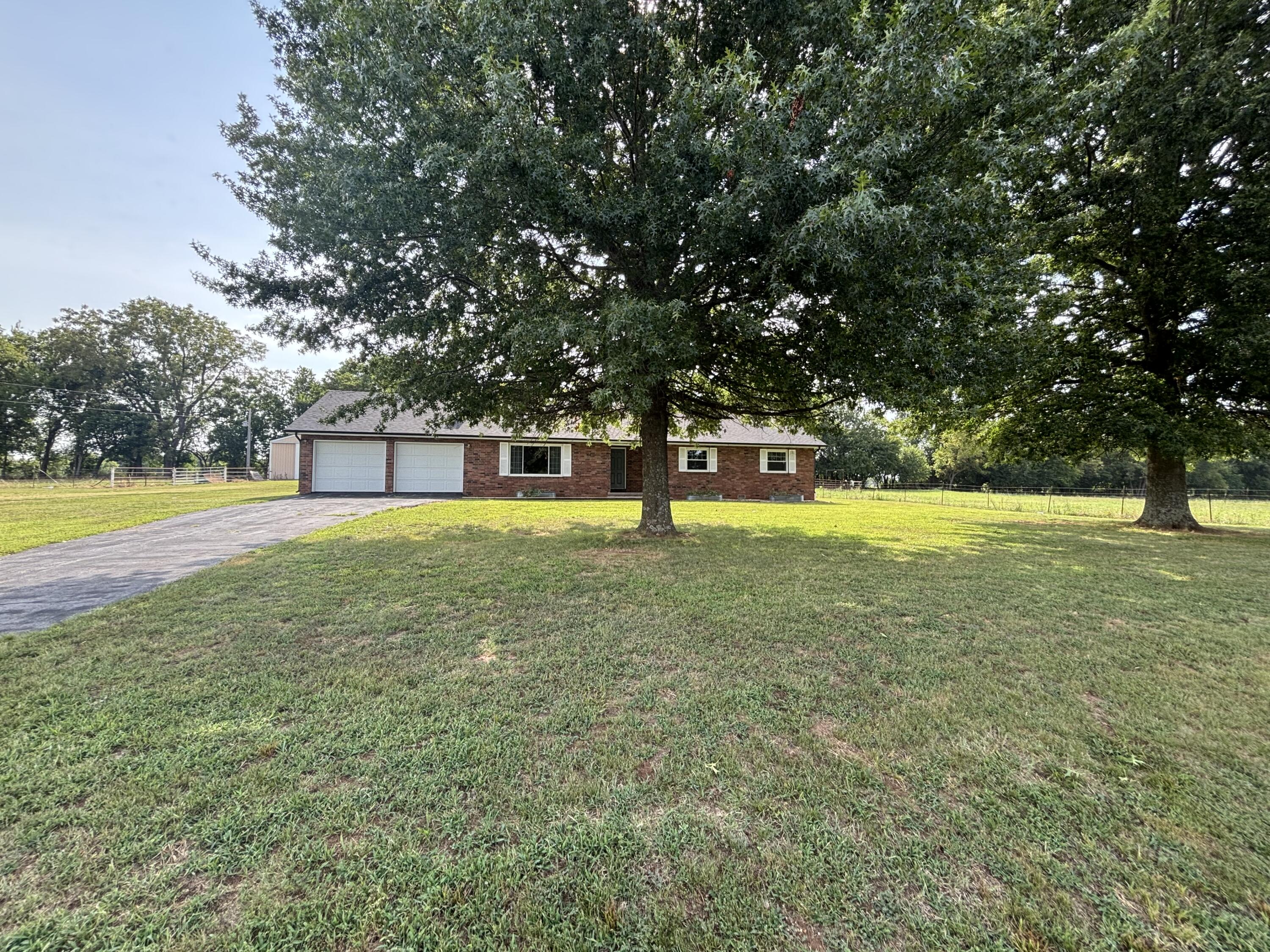 17722 Lawrence 1200 Property Photo 30