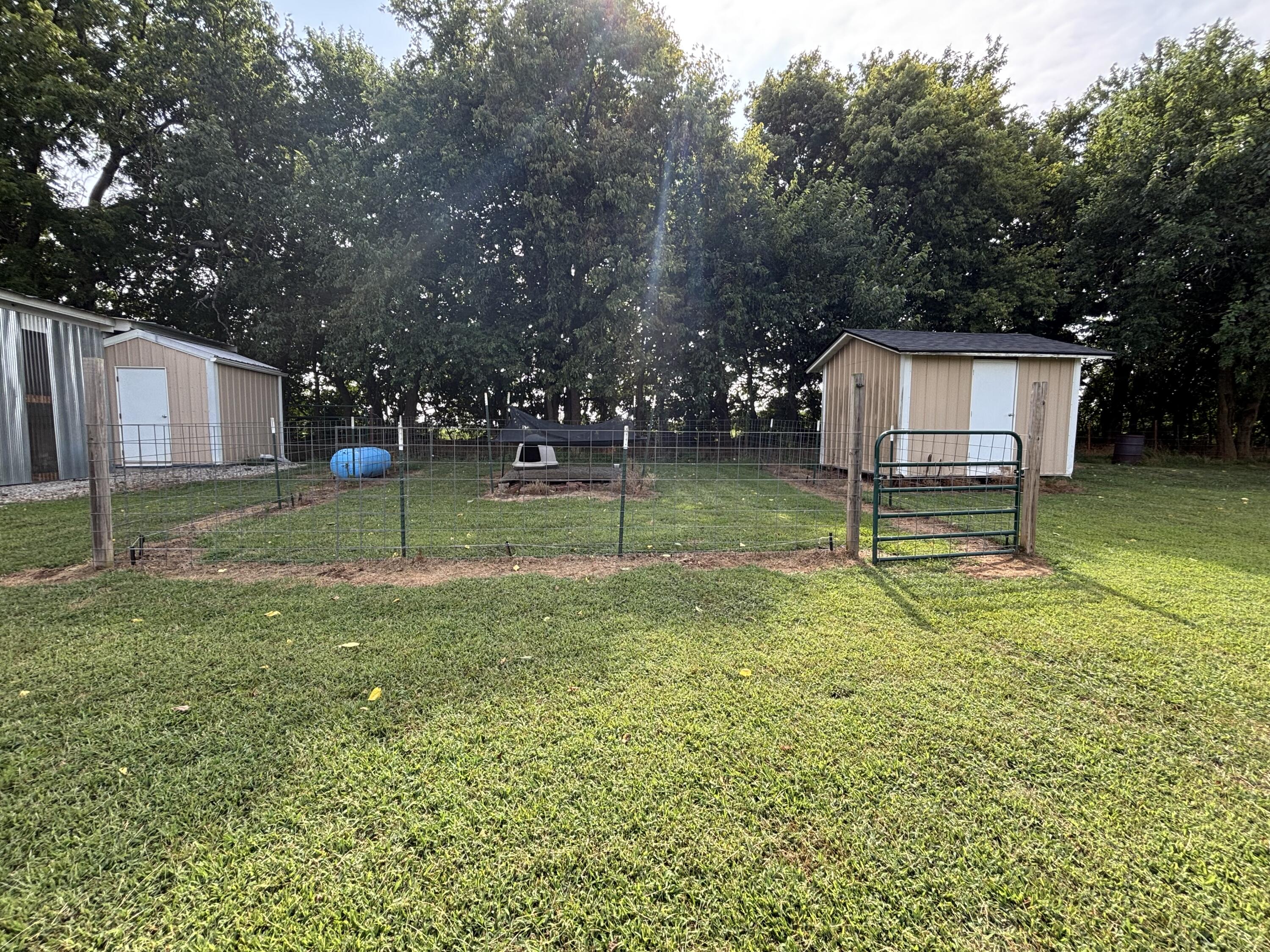 17722 Lawrence 1200 Property Photo 31