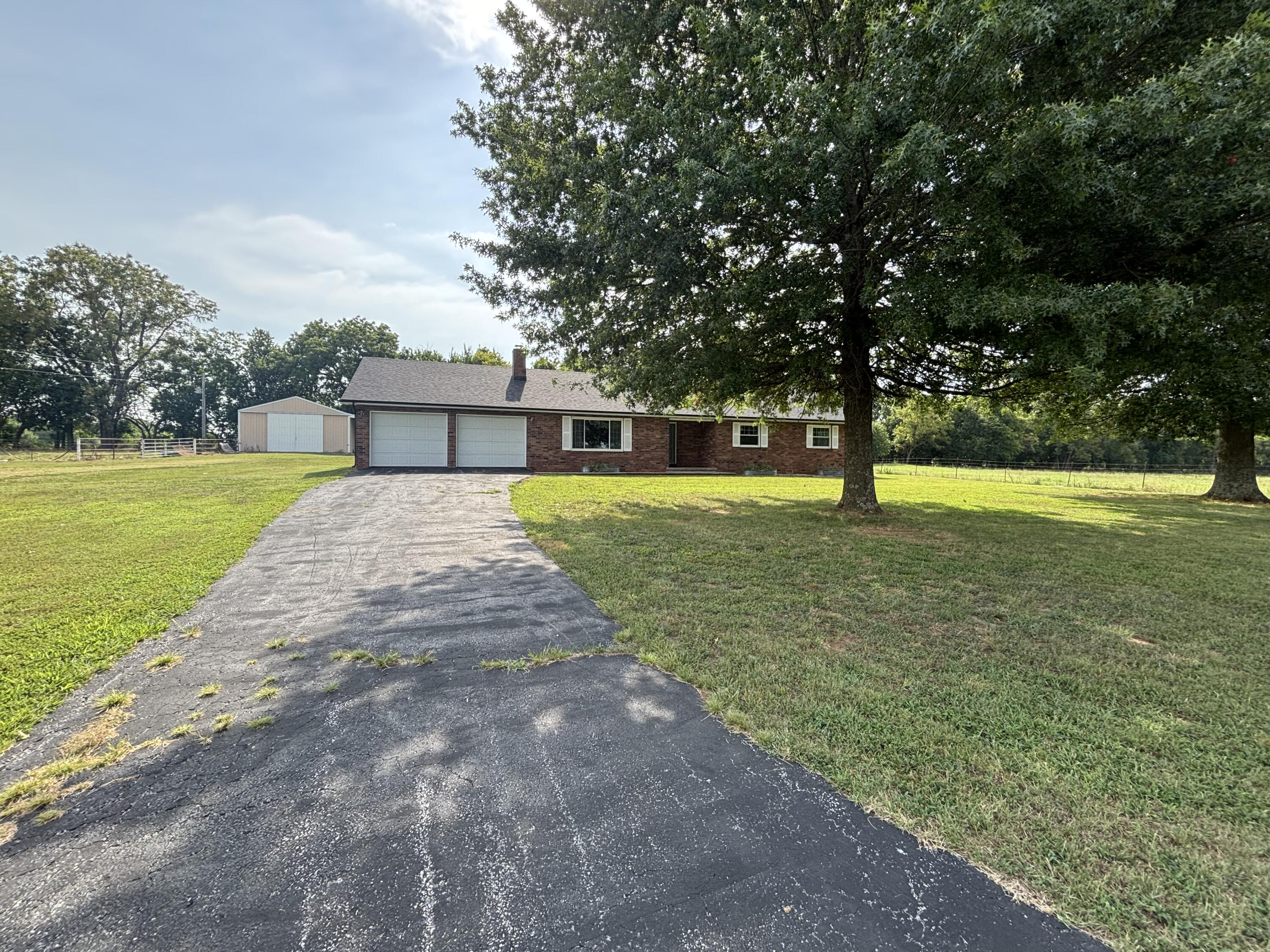 17722 Lawrence 1200 Property Photo 32