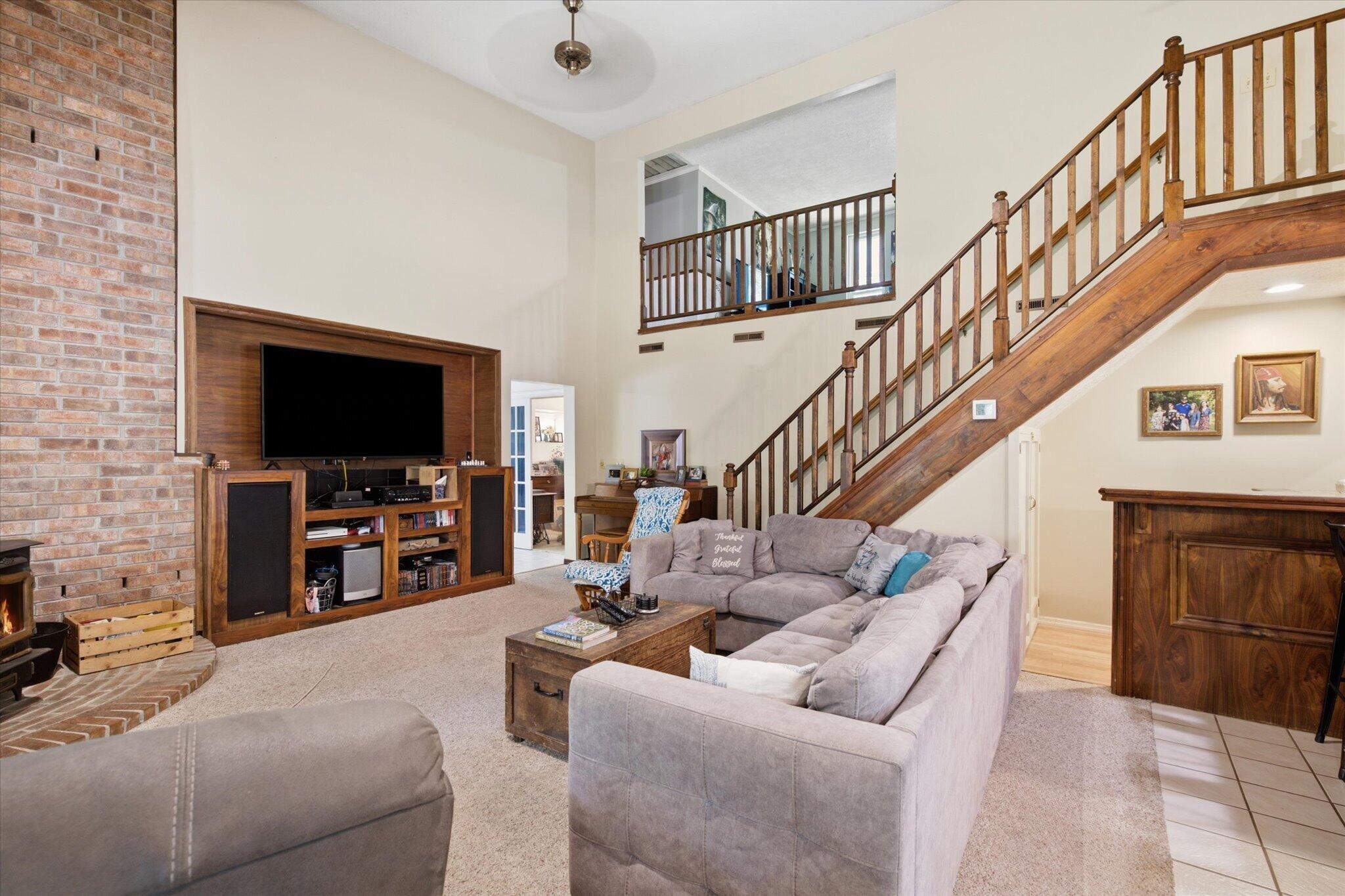 1701 Jackson Spring Road Property Photo 5