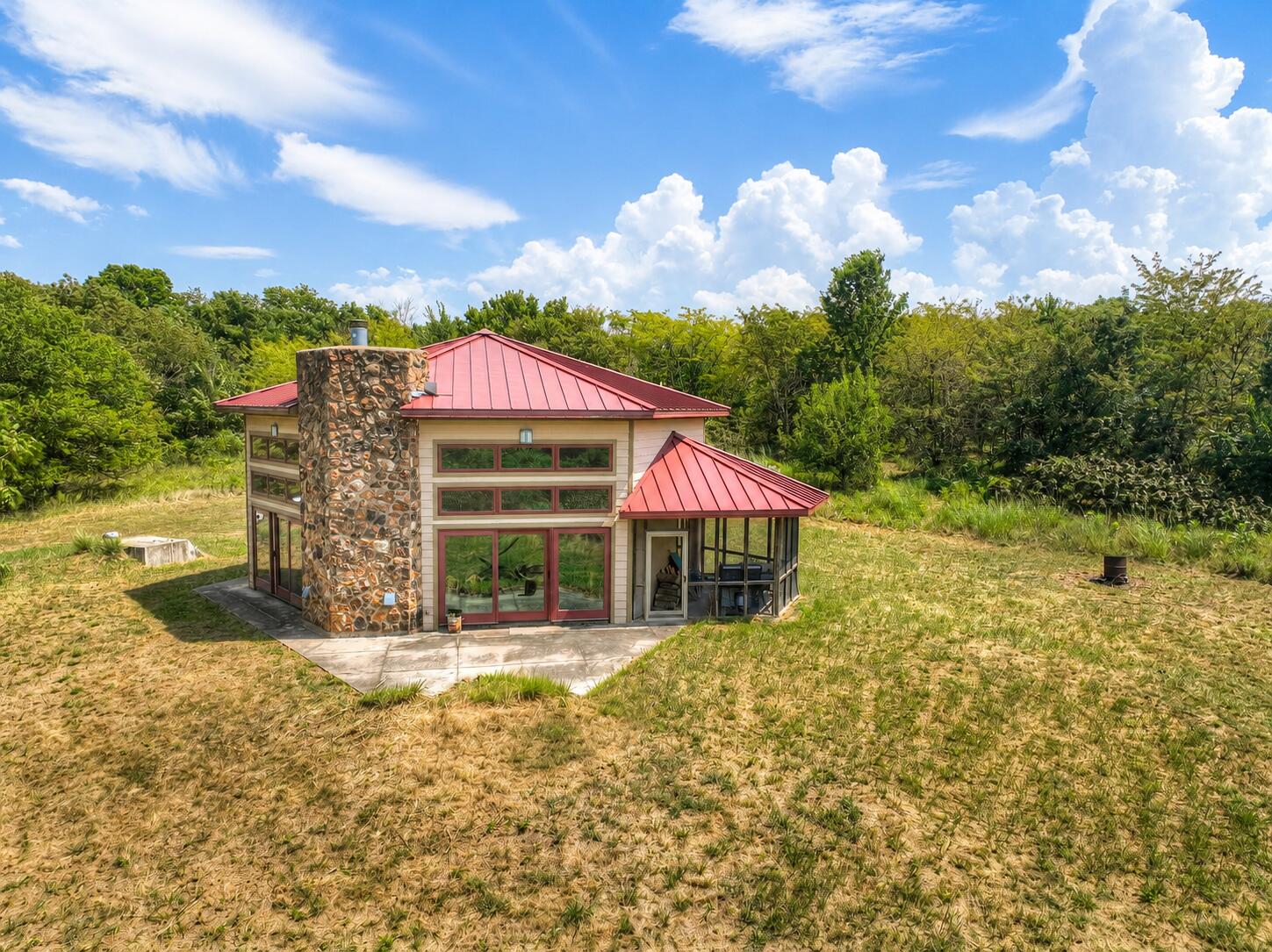 9550 Maple Road Property Photo 3