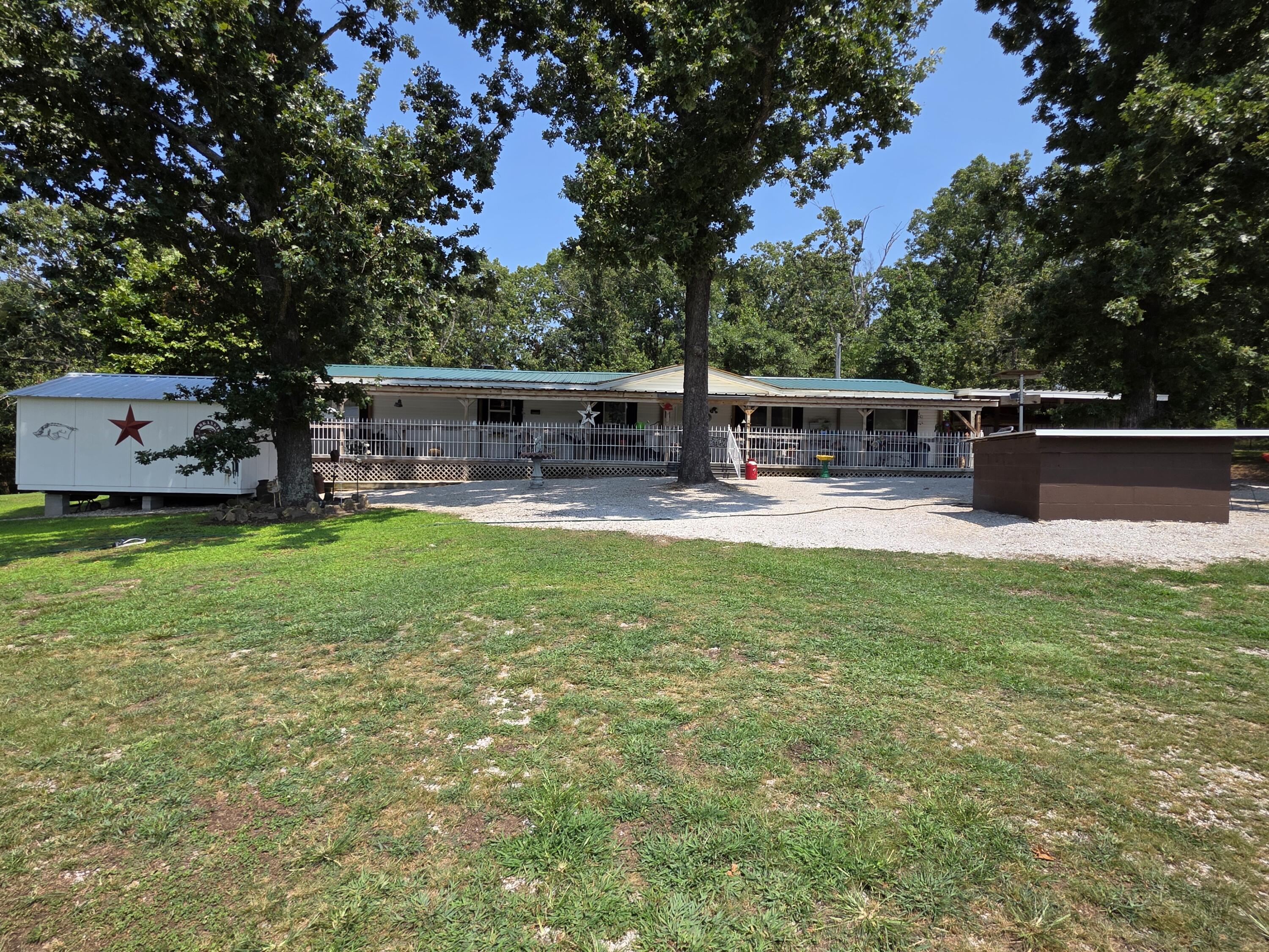 17664 Locust Road Property Photo 4