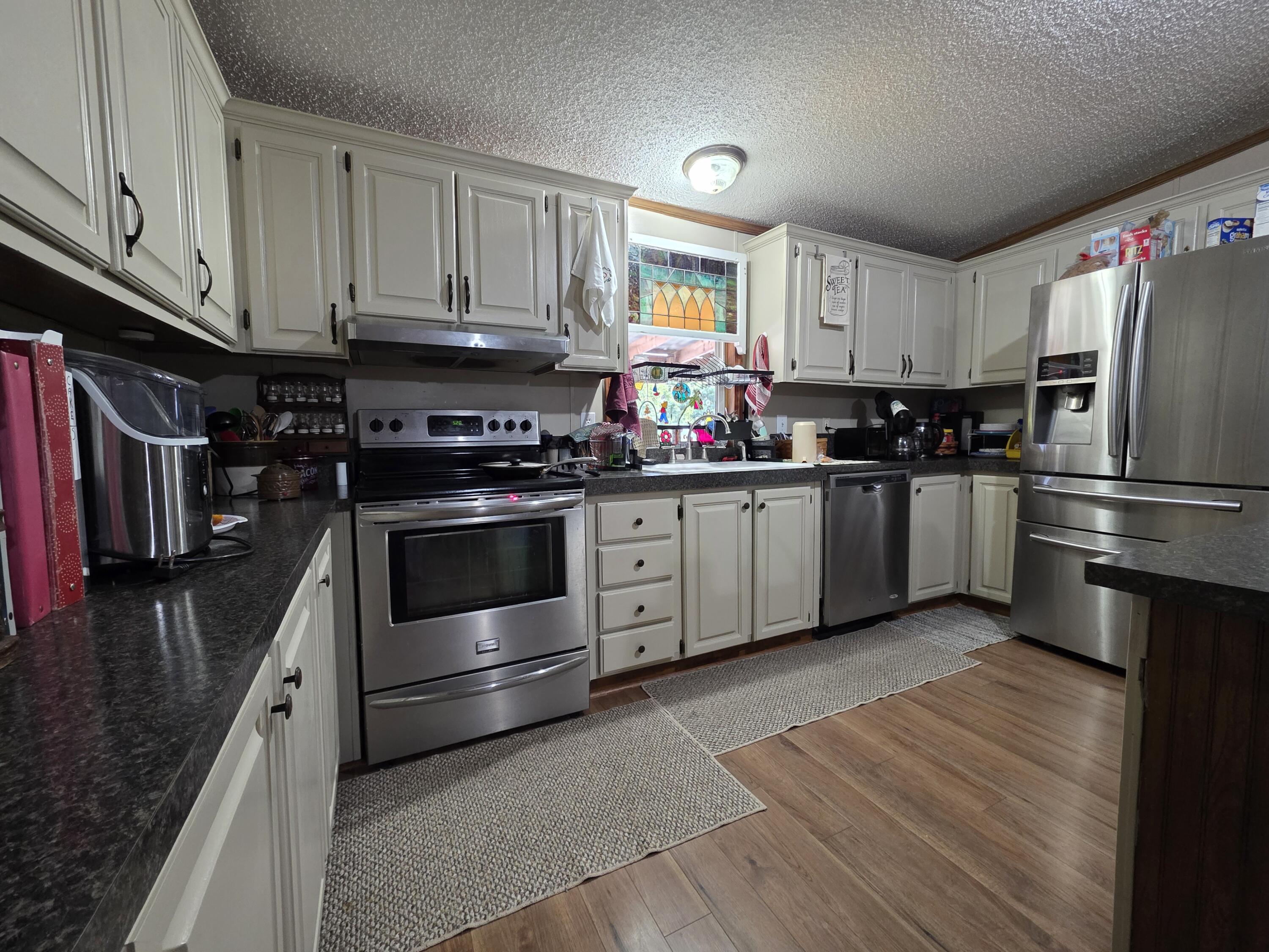 17664 Locust Road Property Photo 6