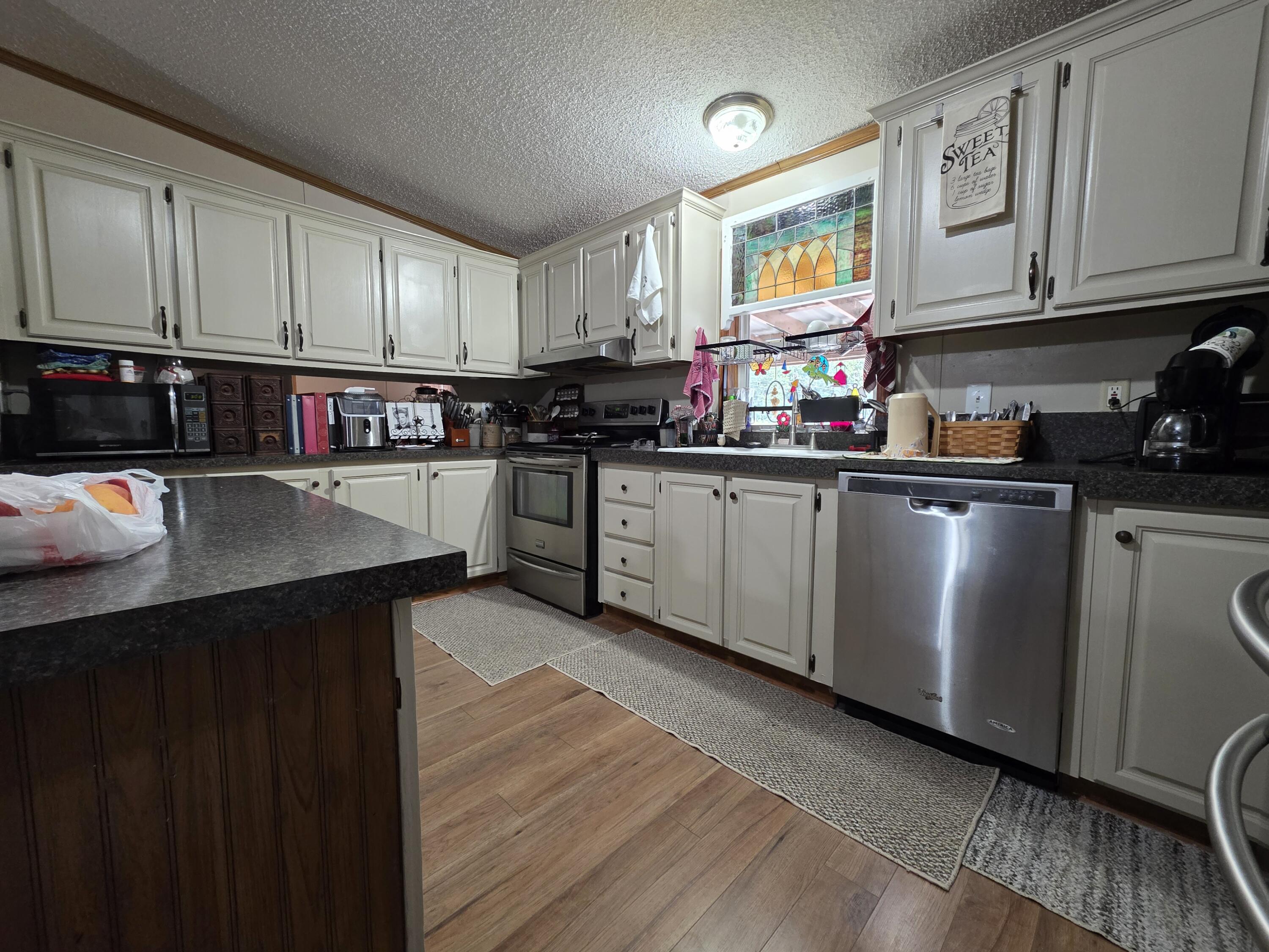 17664 Locust Road Property Photo 7