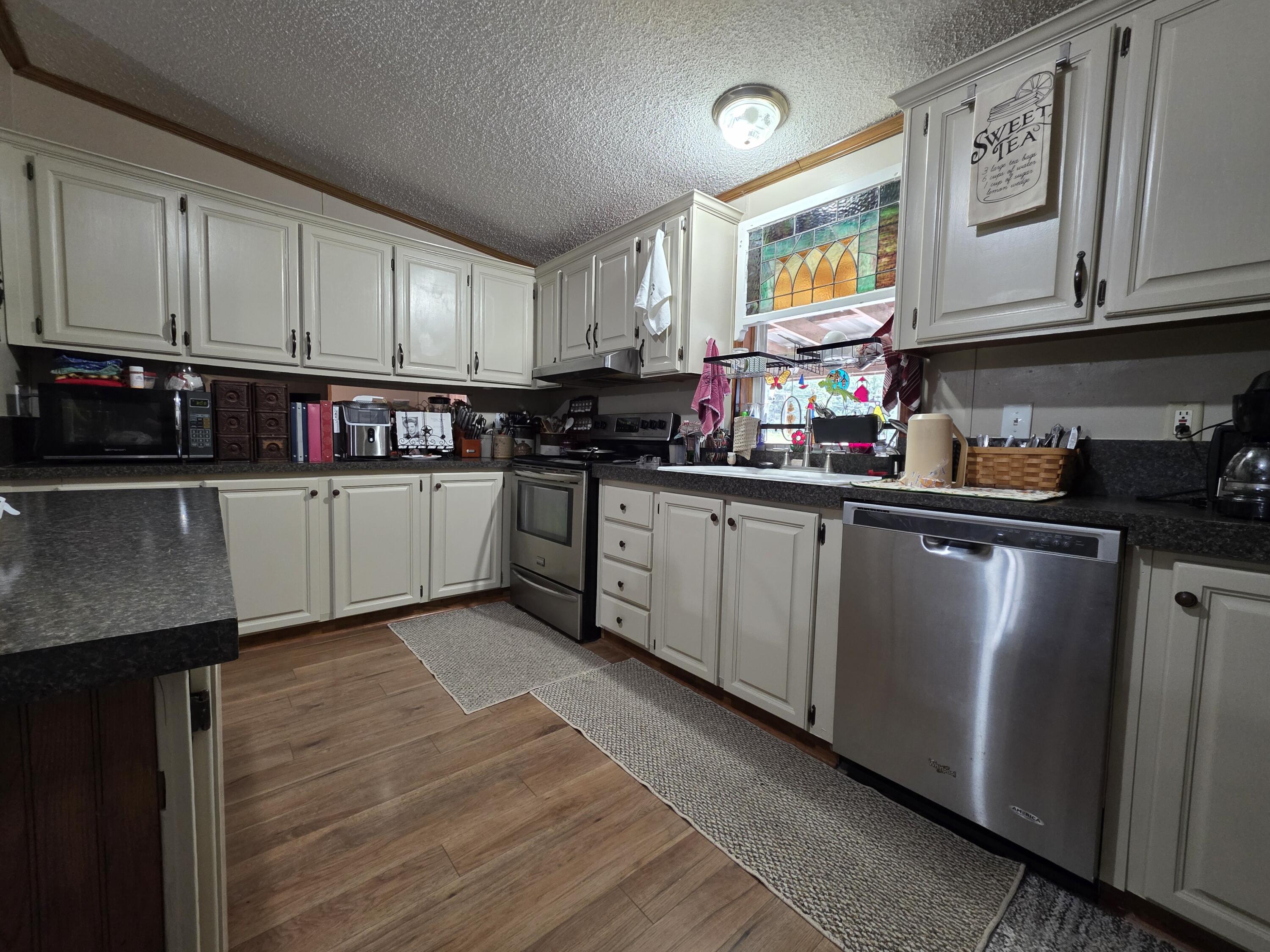 17664 Locust Road Property Photo 8