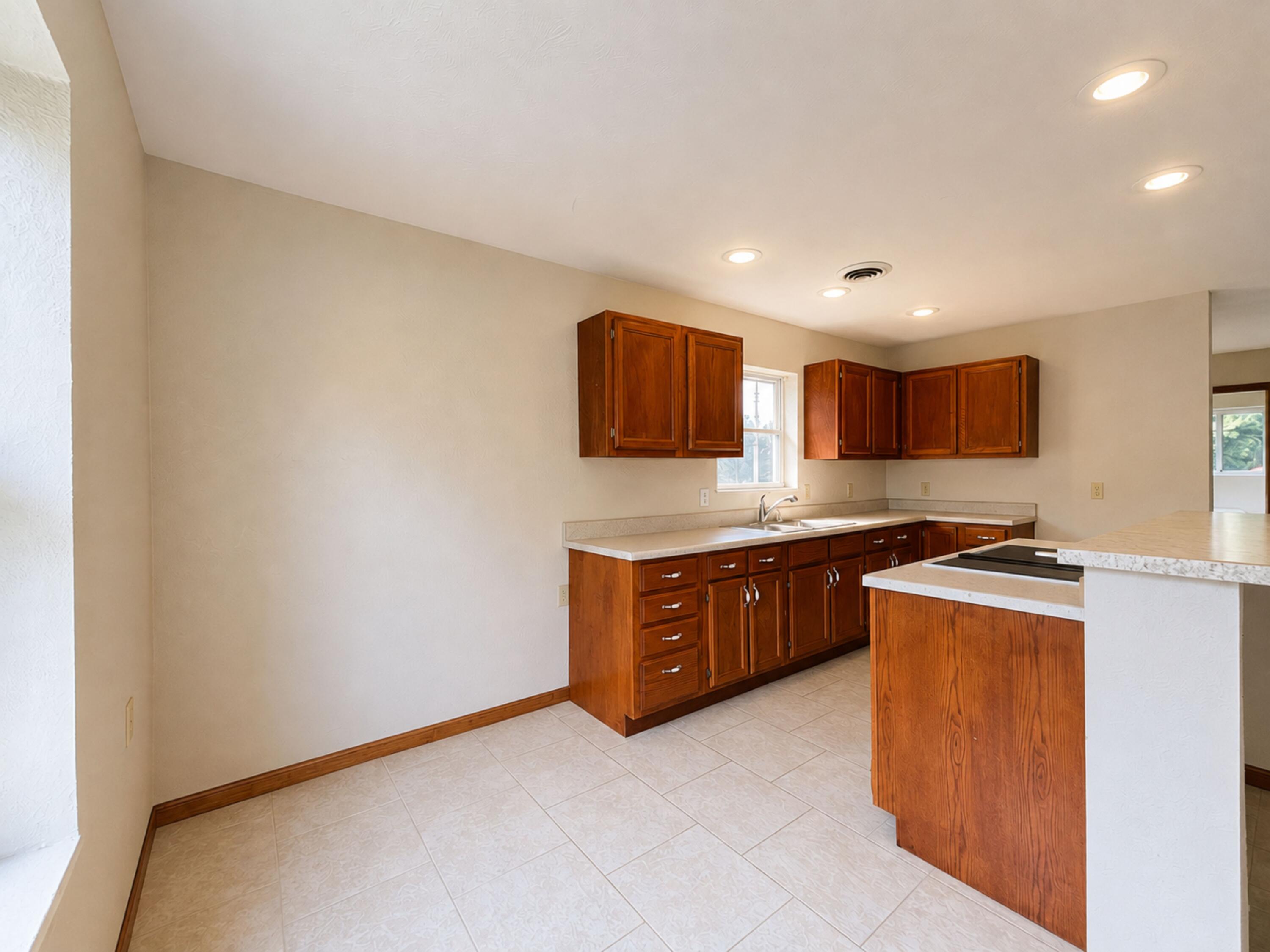 813 South Hazel Street Property Photo 4