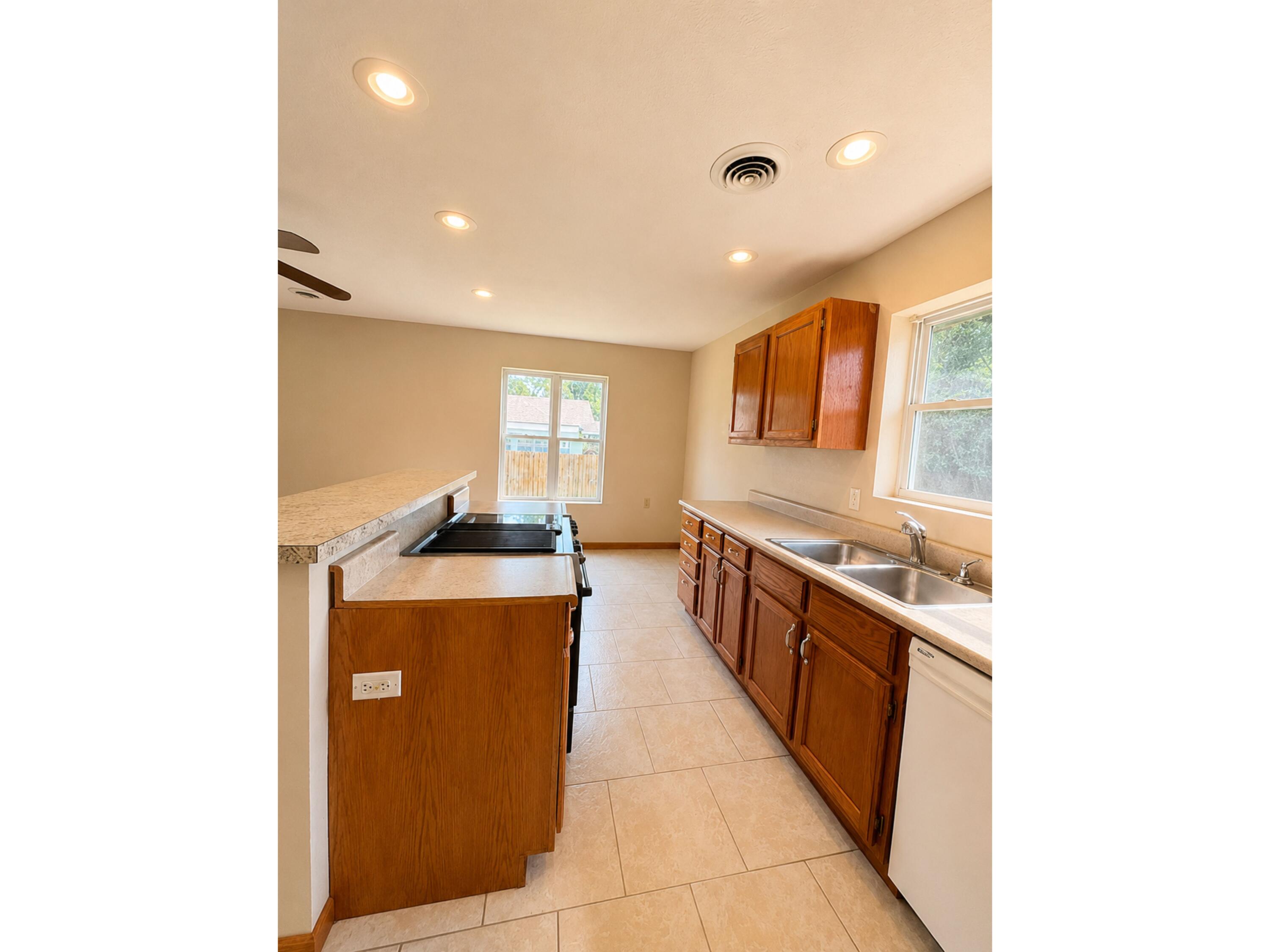 813 South Hazel Street Property Photo 8