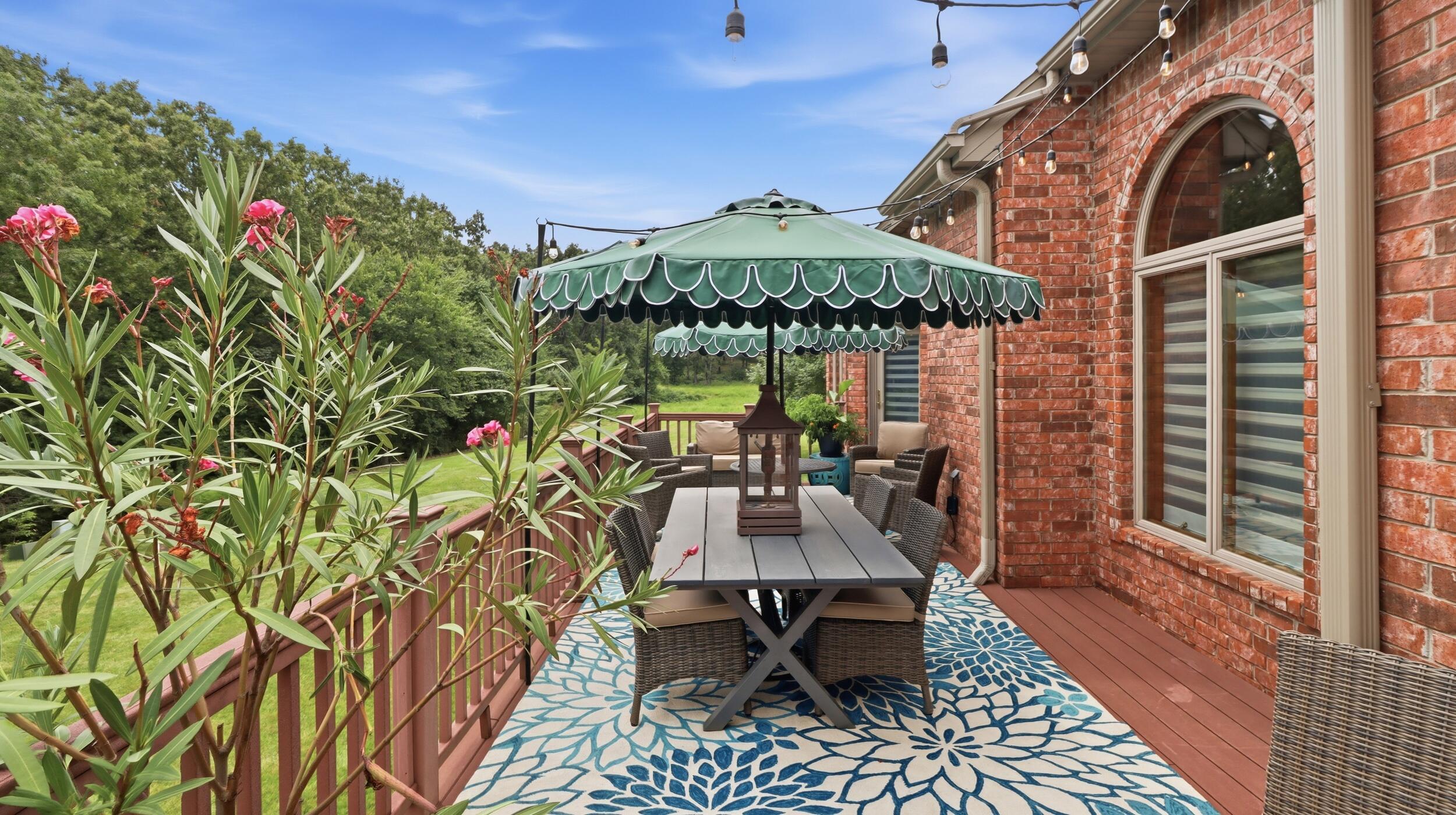 1160 Sarah Street Property Photo 45