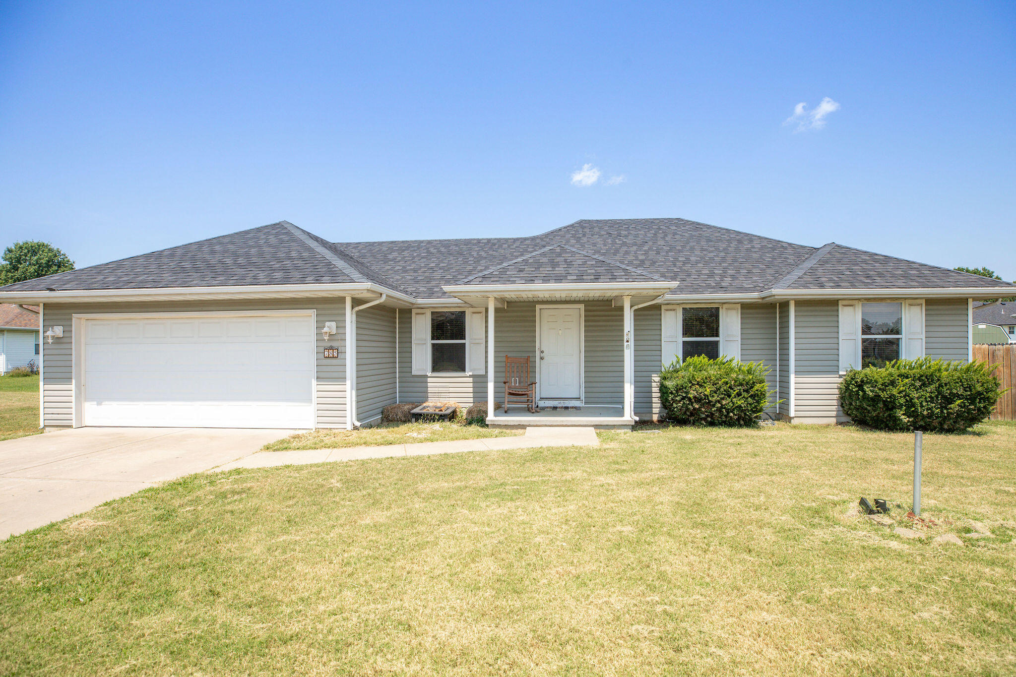 785 West Apache Street Property Photo 1