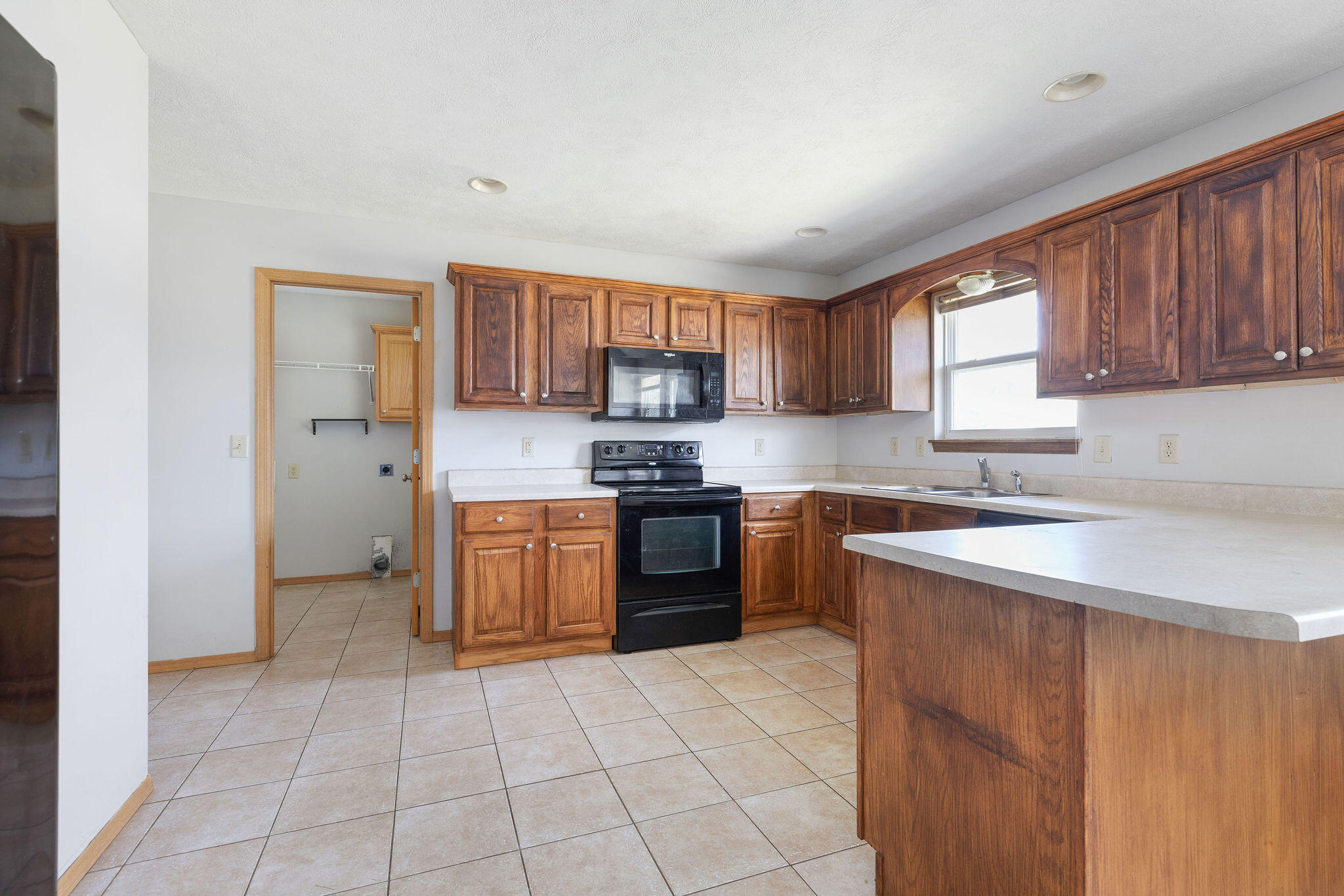 785 West Apache Street Property Photo 6
