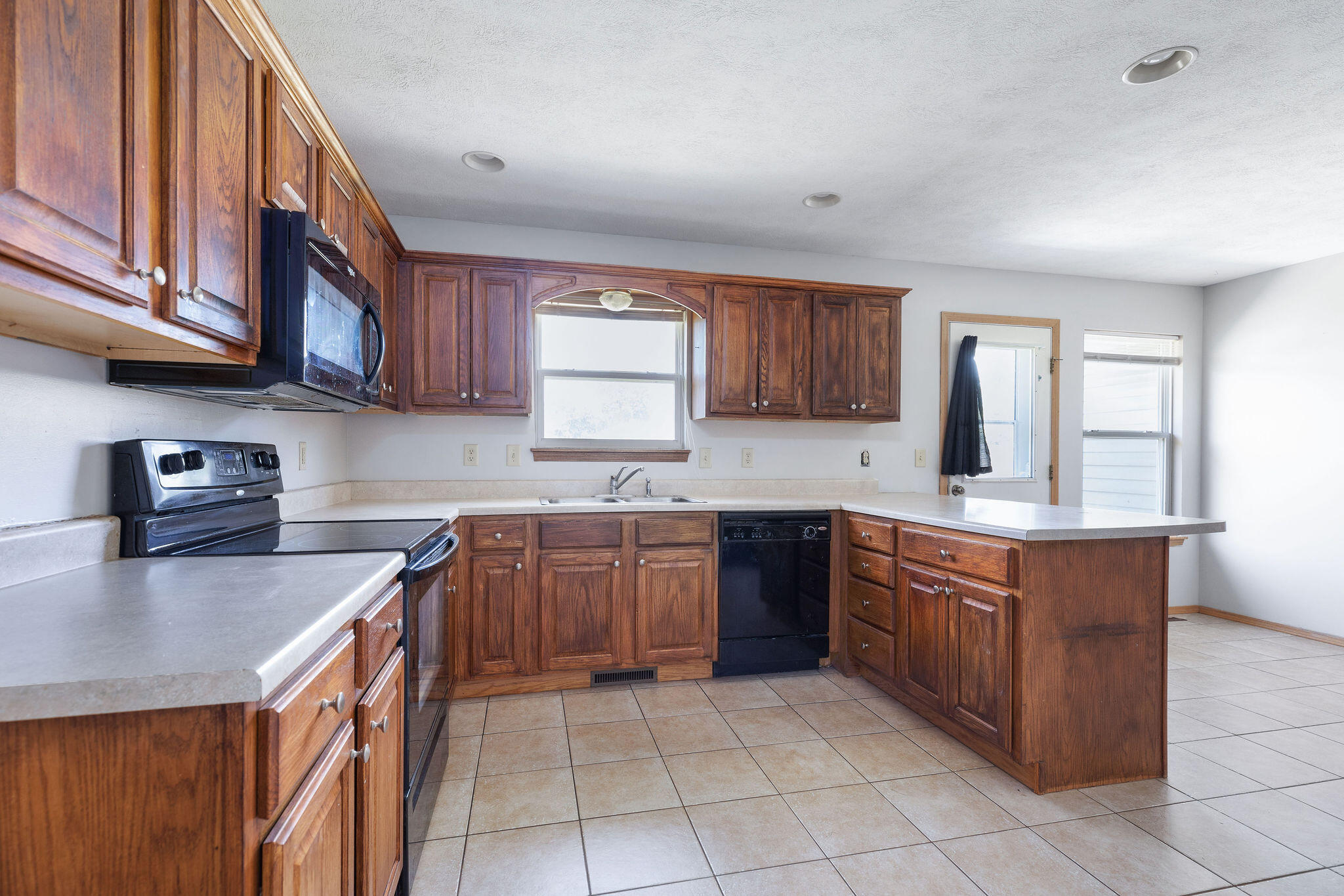 785 West Apache Street Property Photo 7