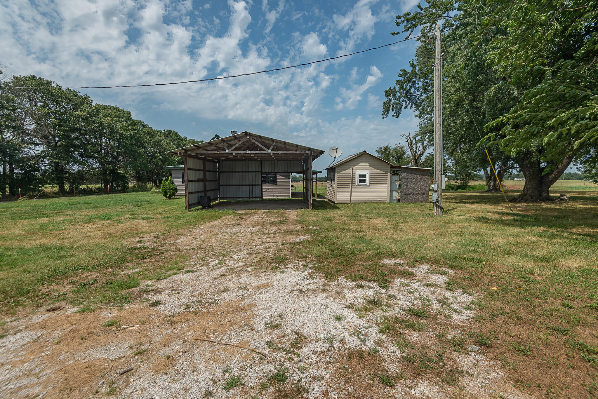 192 Farm Road 1170 Property Photo 4