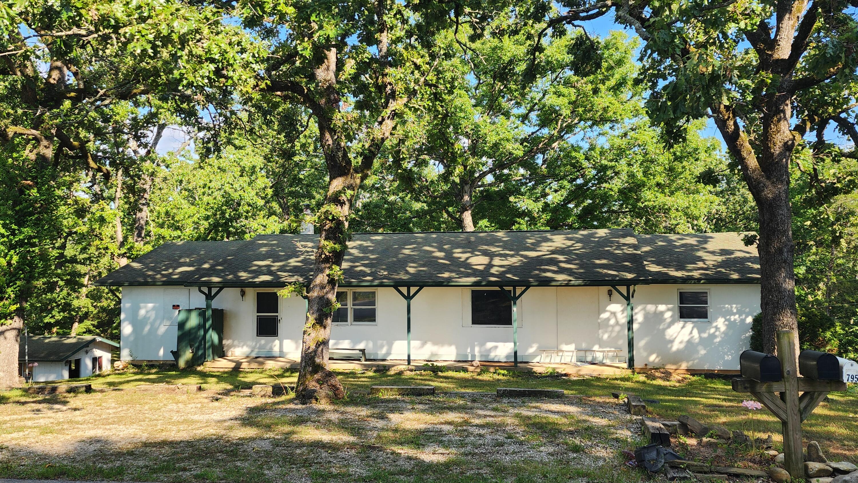 792 Skyline Drive Property Photo 1