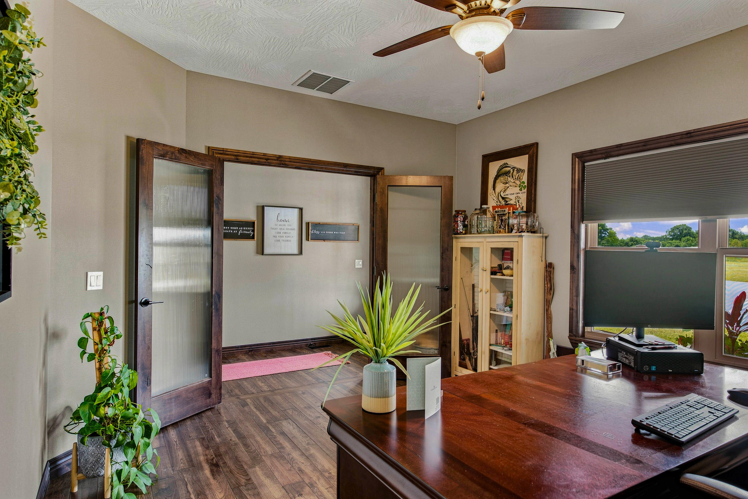 22554 Lawrence 1200 Property Photo 7